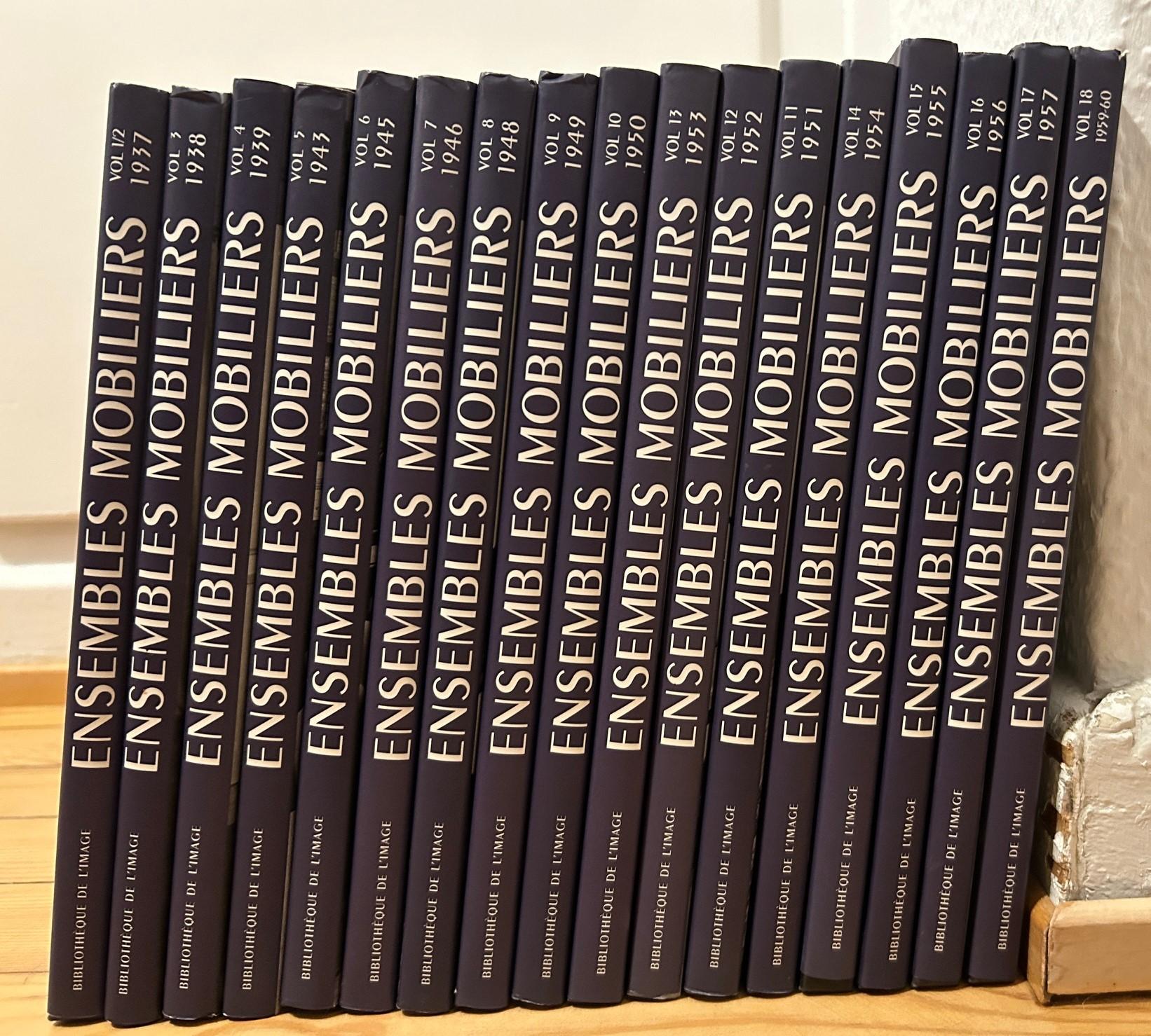 Ensembles Mobiliers, 18 volumes dans 17 livres en vente 1