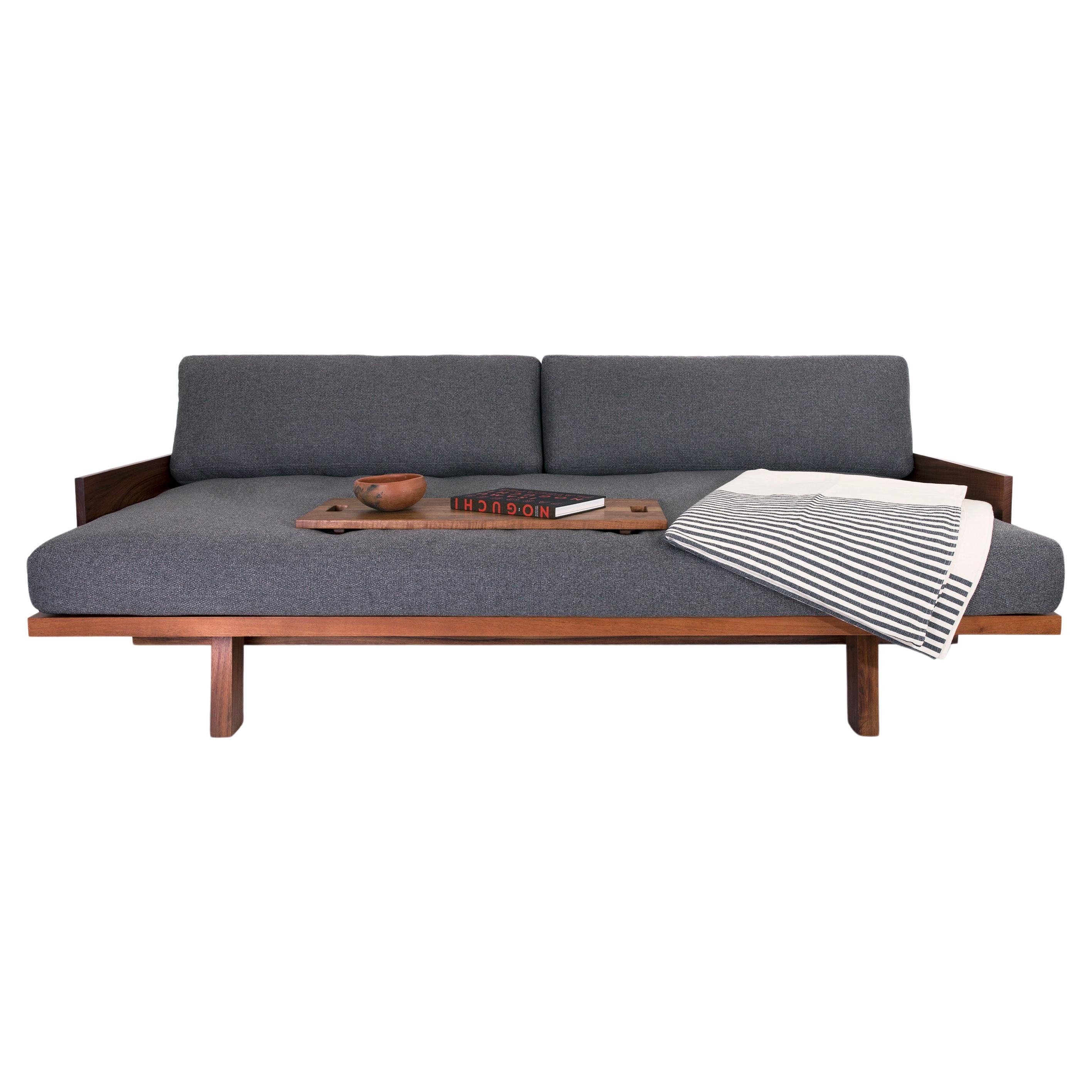 An outstanding cozy sofa/daybed specially designed to provide maximum versatility and comfort to the ritual of relaxation, thanks to its wide dimensions and its mobile cushions it can be adapted according to your needs and mood; from a sofa to a