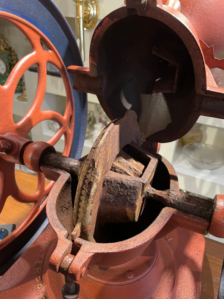 Enterprise Manufacturing Co. Large Cast Iron Coffee Grinder For Sale at  1stDibs | antique coffee grinder for sale, enterprise manufacturing company coffee  grinder, enterprise mfg co philadelphia coffee grinder, image size:768x1024