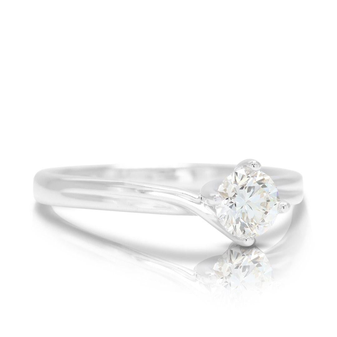 Round Cut Enthralling Solitaire Ring with 0.41ct Natural Diamonds in 14K White Gold For Sale