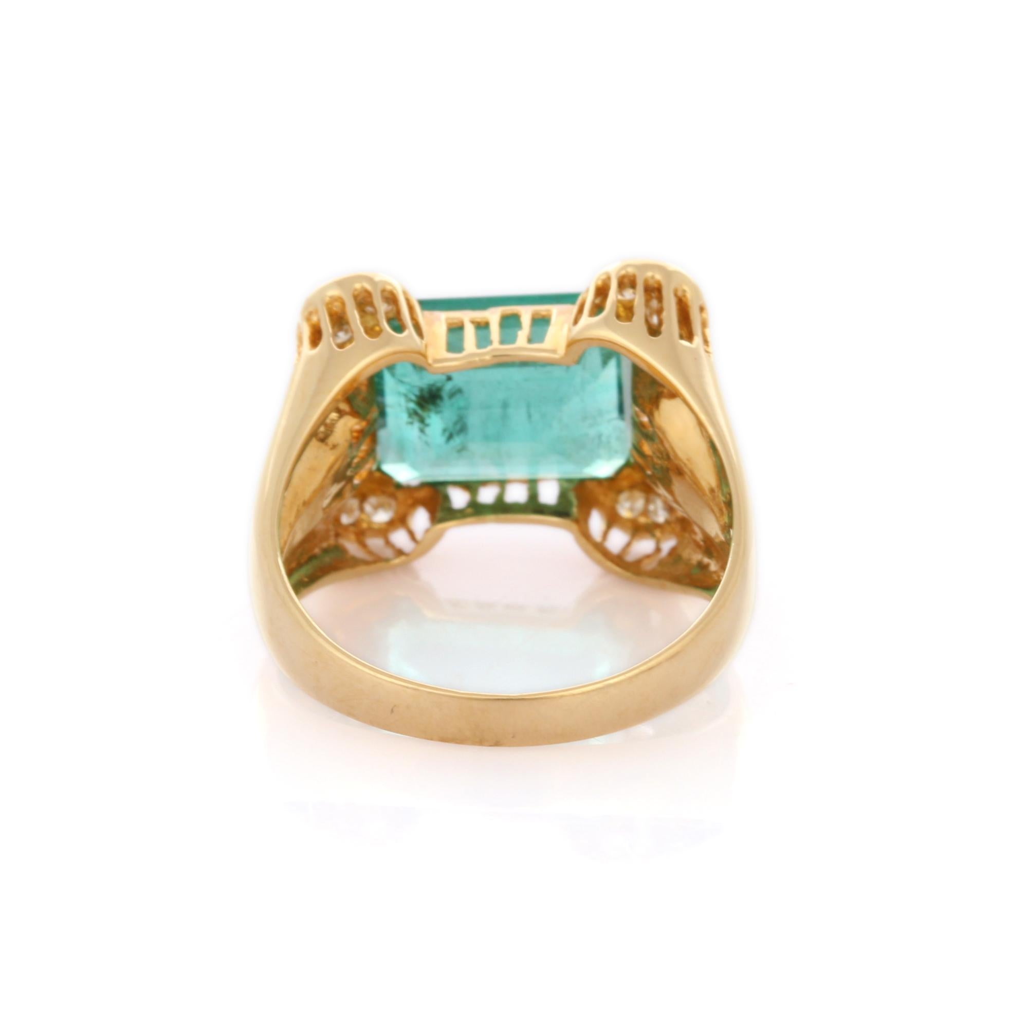 For Sale:  Enticing 3.94 Ct Green Emerald and Diamond Set in 18K Yellow Gold Cocktail Ring 3
