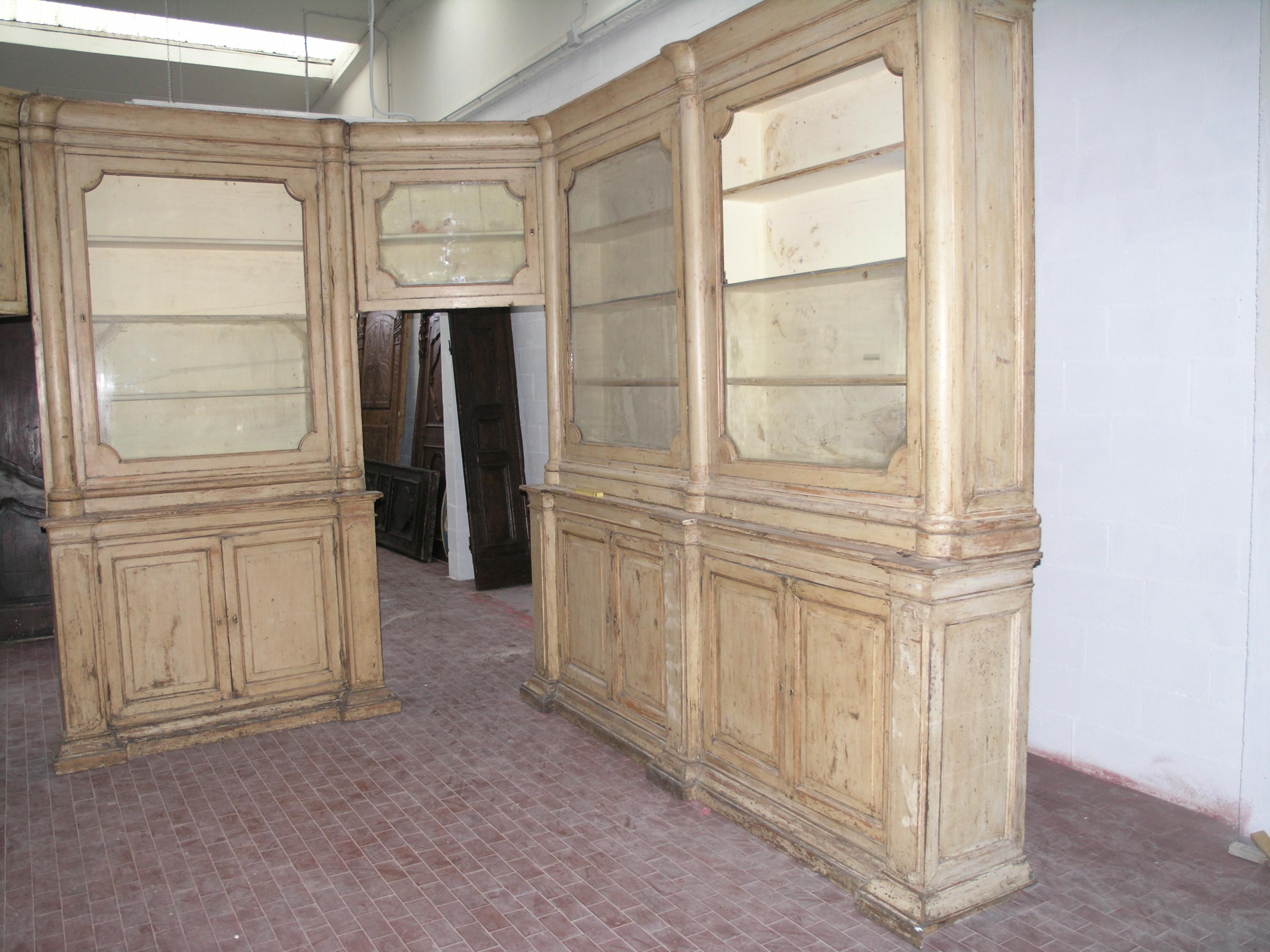Entire Pharmacy cabinet in first yellow lacquer, Italy For Sale 3