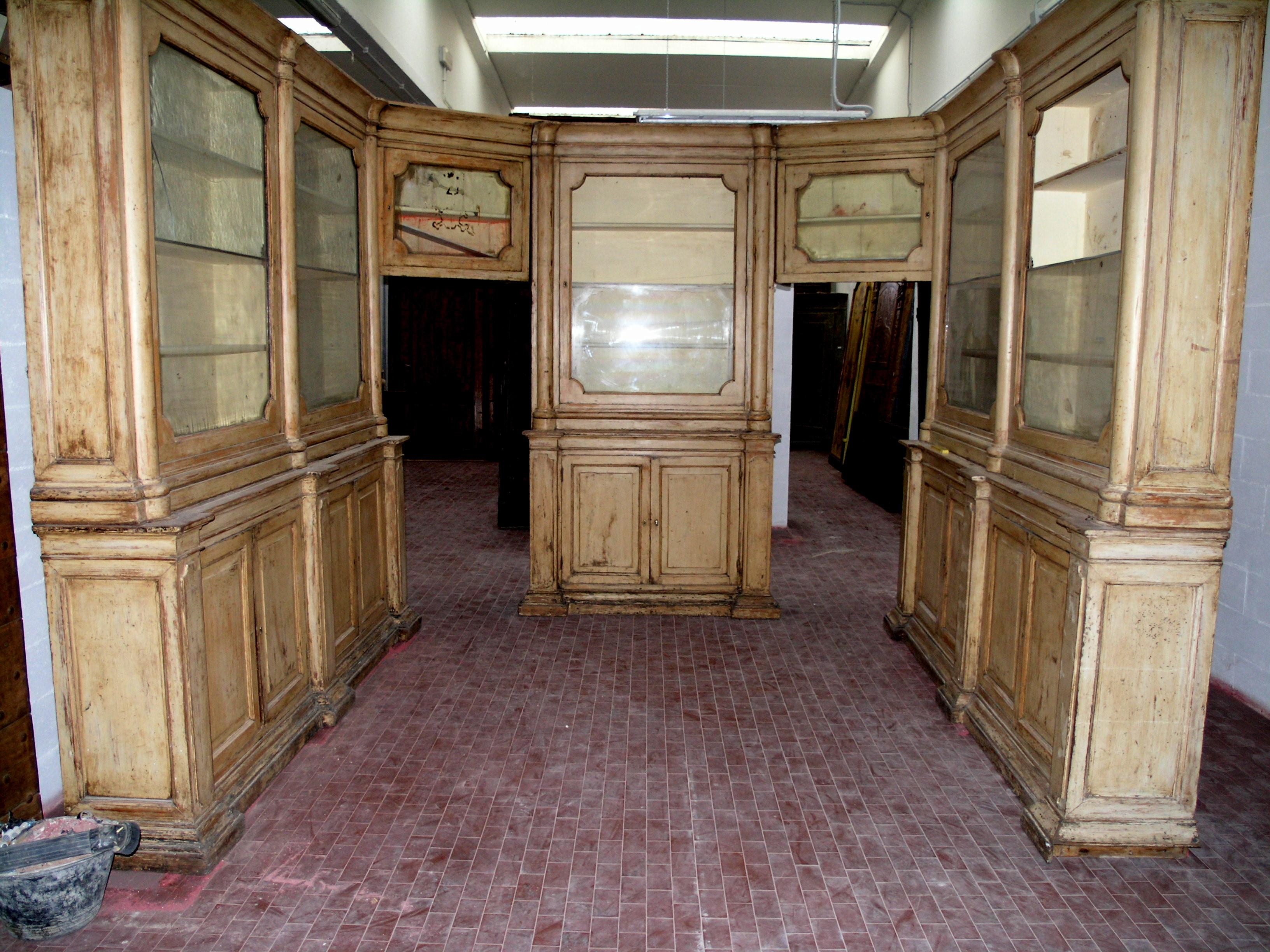 Entire Pharmacy cabinet in first yellow lacquer, Italy For Sale 1