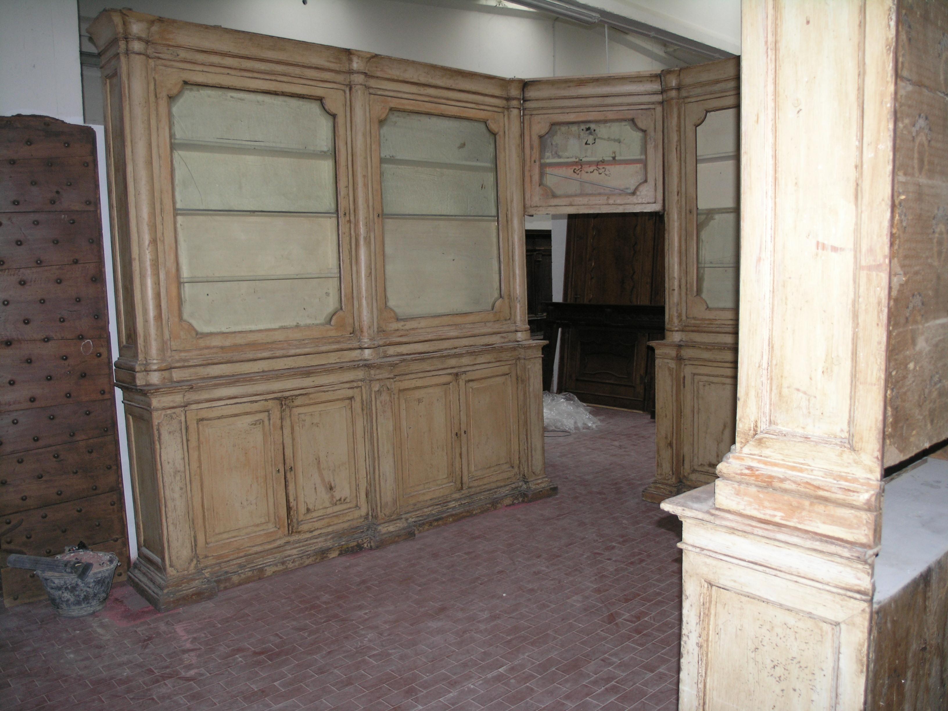 Entire Pharmacy cabinet in first yellow lacquer, Italy For Sale 2