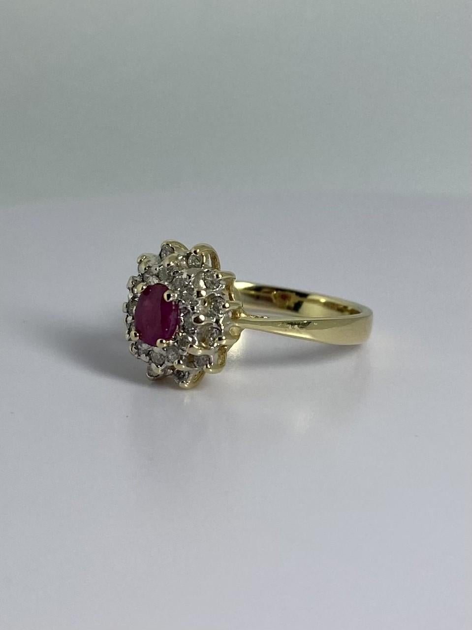 European Entourage ring of 14 carat bicolor gold with natural ruby & 24 diamonds For Sale 1