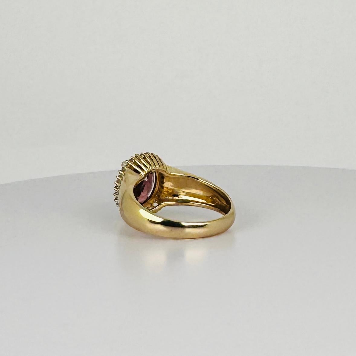 Anillo Entourage oro 14k amatista talla oval 3 quilates rodeada 32 zafiros blancos 2