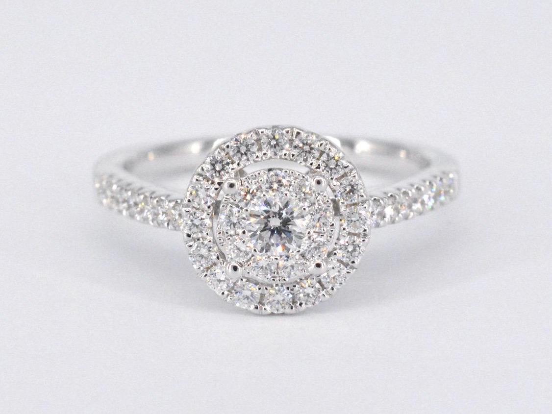 Entourage Ring with Brilliant Cut Diamond For Sale 1
