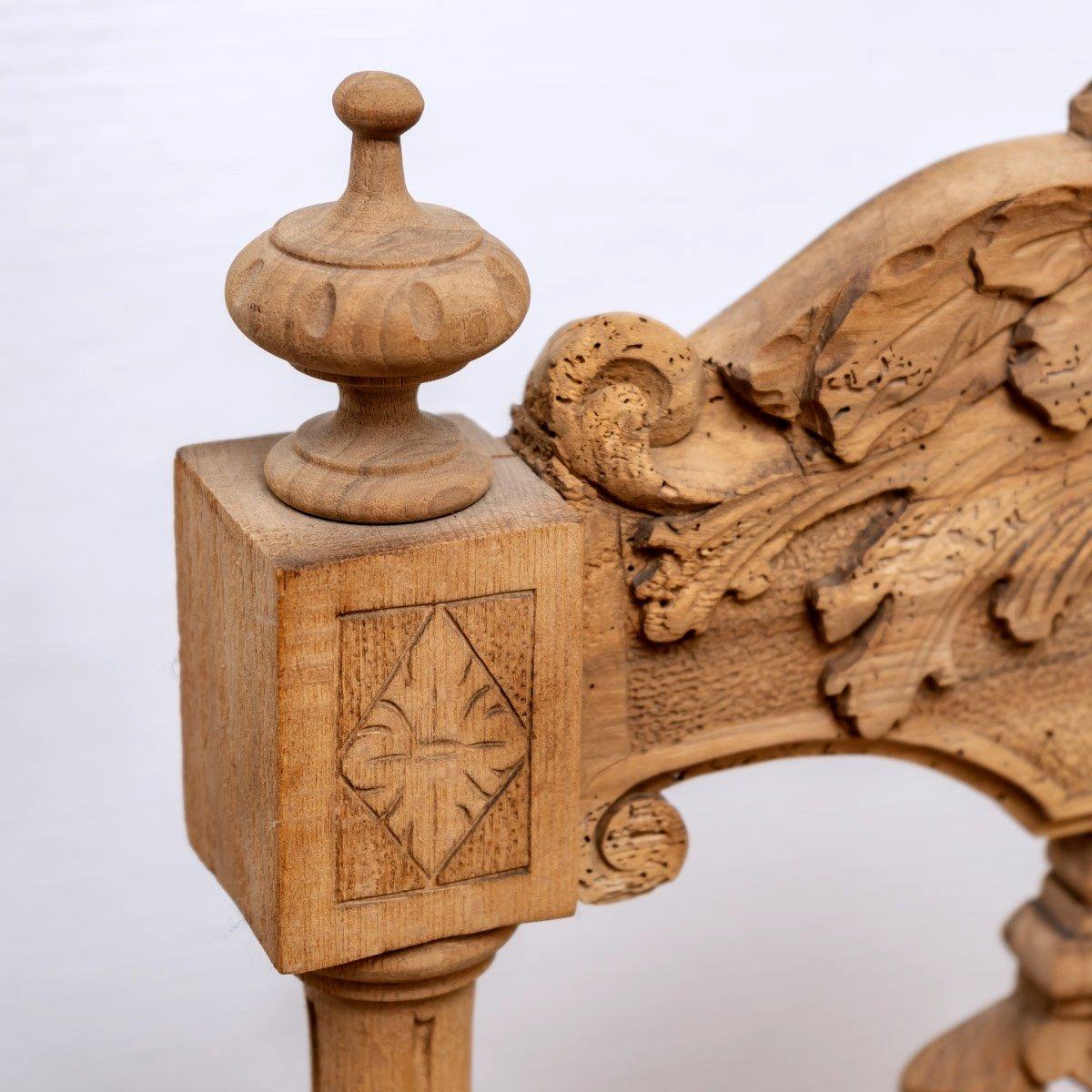 Entrance Chair - Solid Walnut - Au Putti Decor - Neo-renaissance - Period: XIXth In Good Condition For Sale In CRÉTEIL, FR