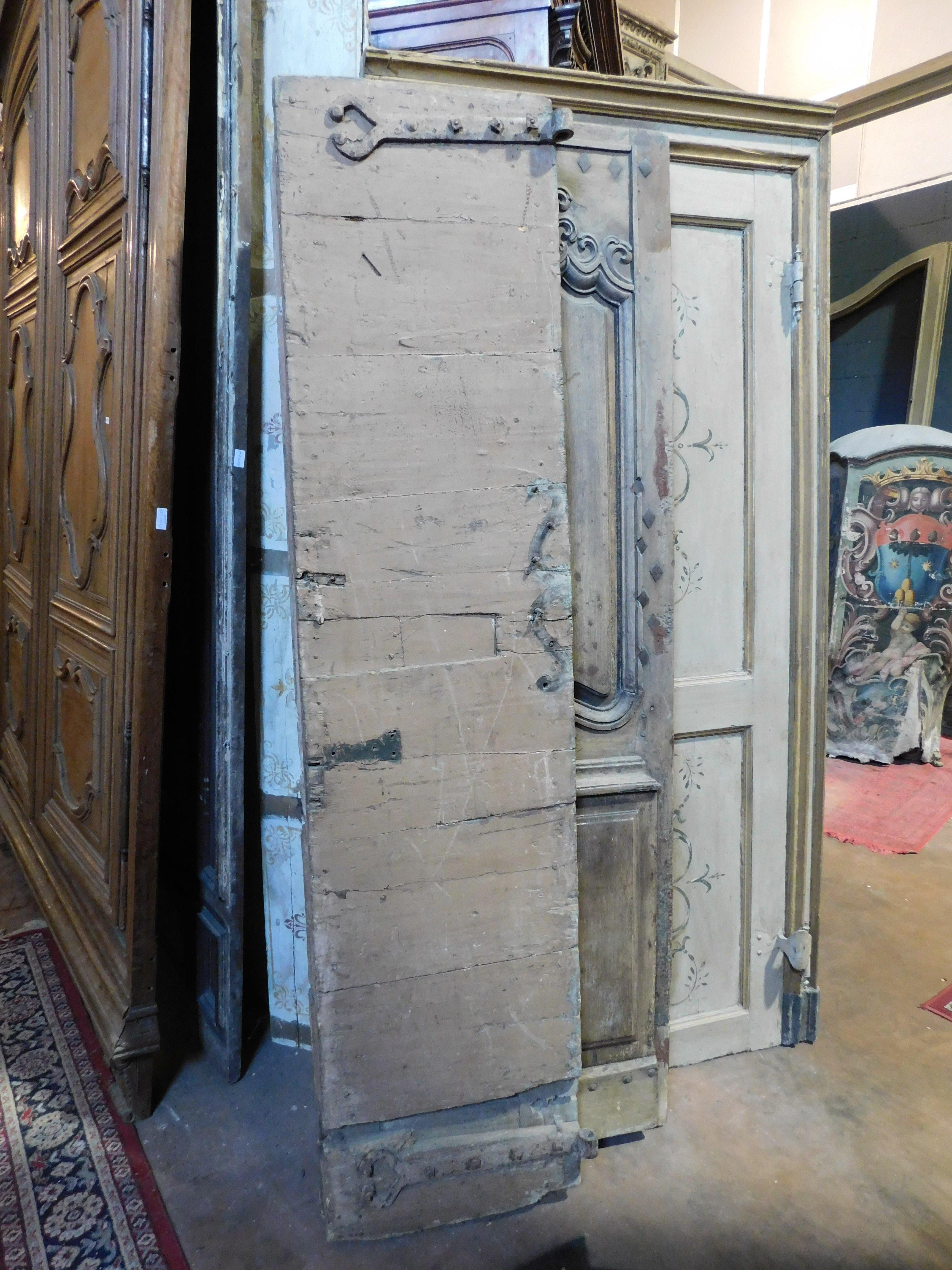 Entrance door, double-hinged doorway With wavy carved panels, oak, France For Sale 3
