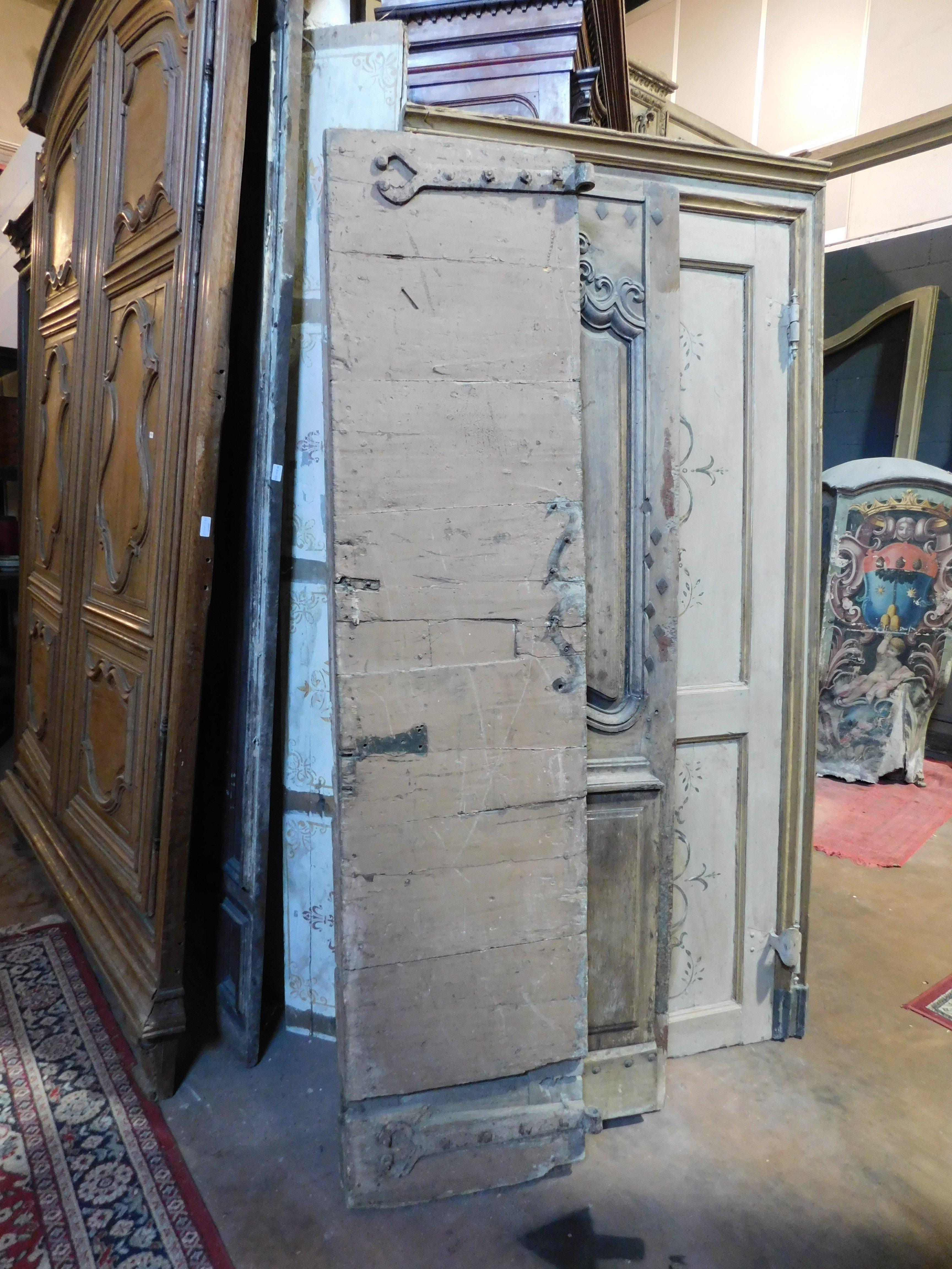 Entrance door, double-hinged doorway With wavy carved panels, oak, France For Sale 5