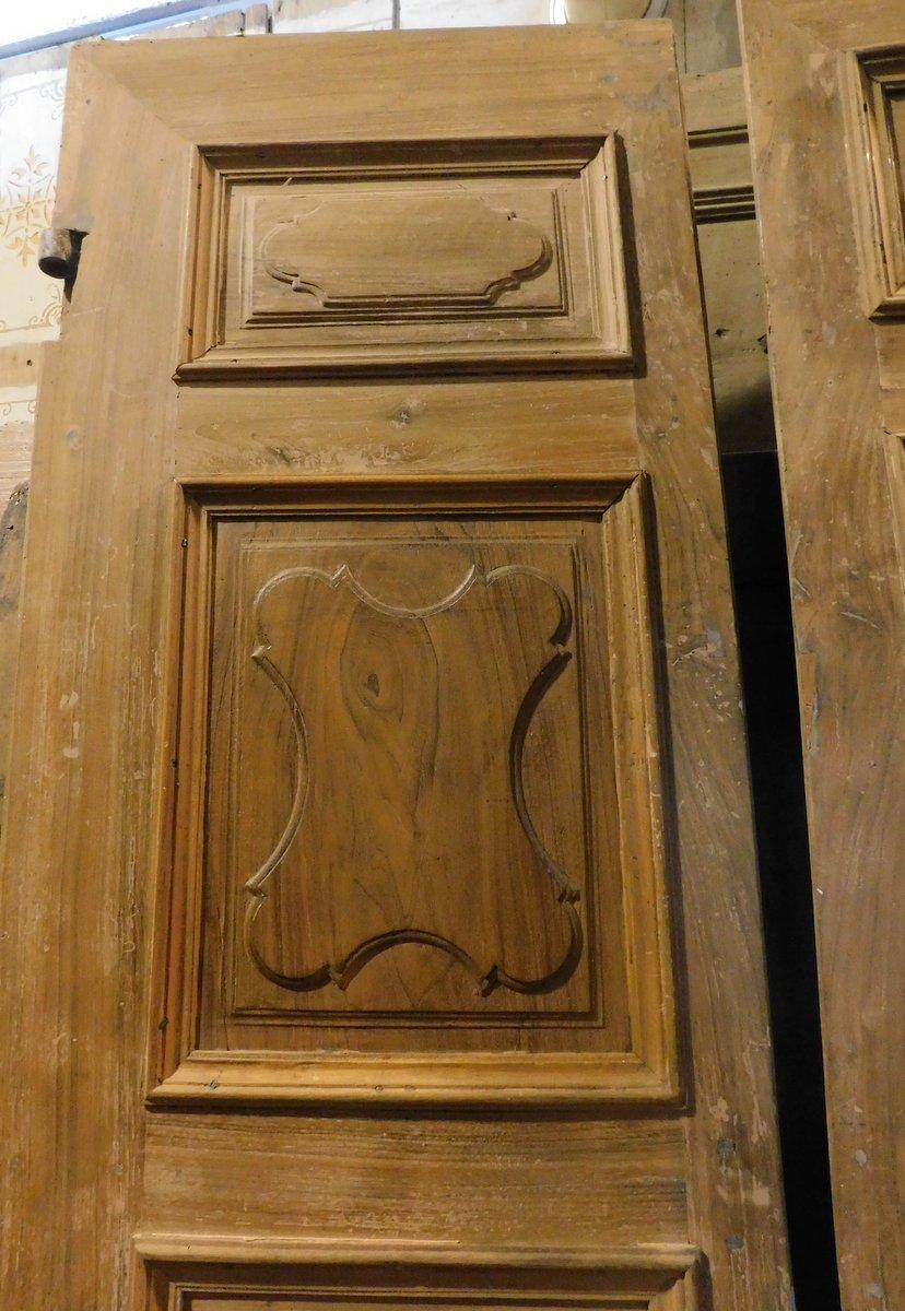 Italian Entrance door  two wings carved in walnut, '700 Italy For Sale