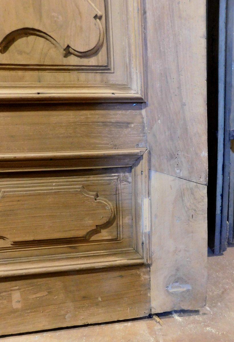 Eingangstür  Zwei geschnitzte Flügel aus Nussbaumholz,700 Italien im Angebot 1