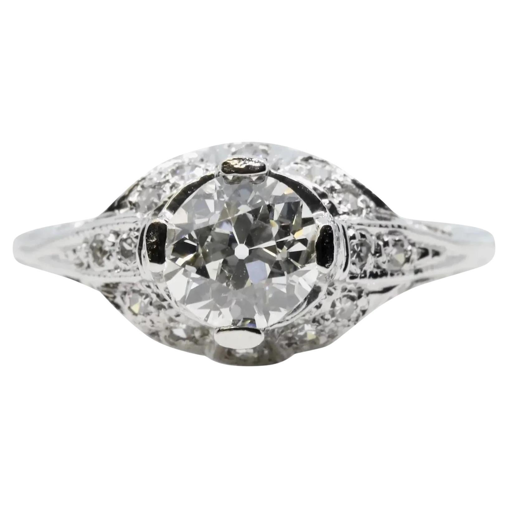 Superbe bague de fiançailles Art déco en platine avec diamant 0,85 carat en vente