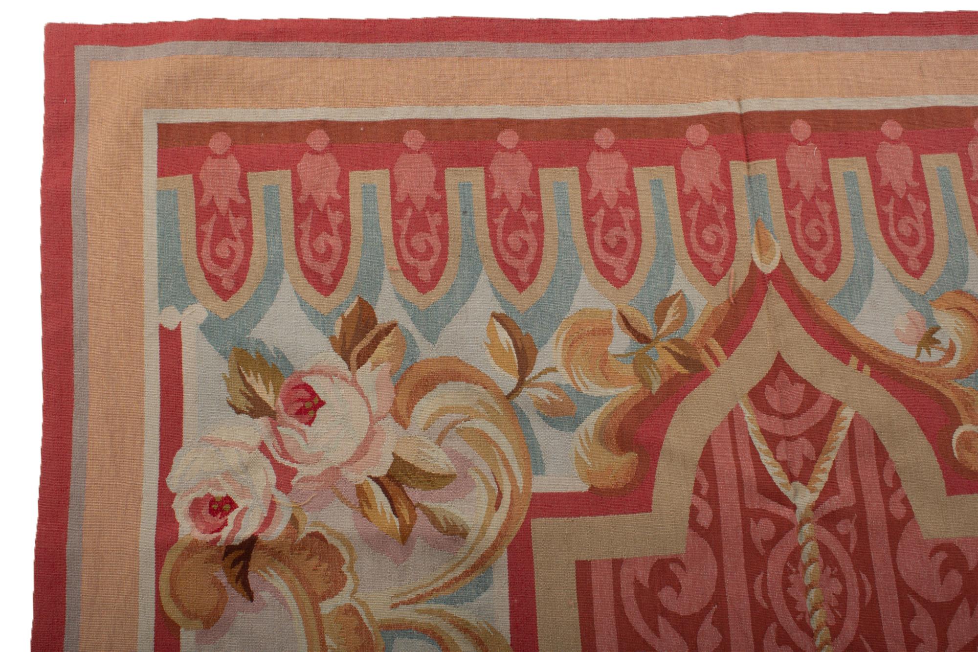 Tapisserie Entre-Fenetre 19ème siècle, motif Napoléon III, tissé à la main. Mesures : 4'8 x 9'8 de haut. La tapisserie a reçu un support en lin.

 