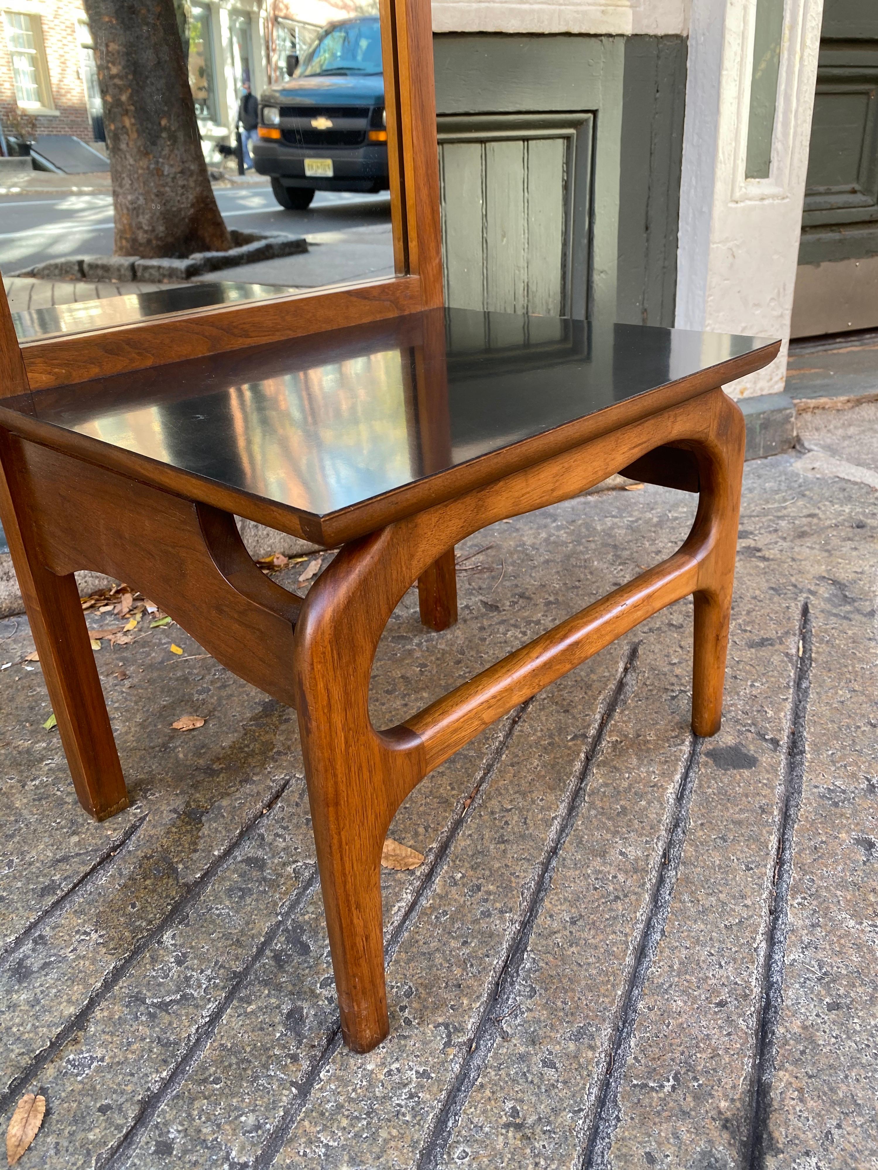 hallway mirror and table set