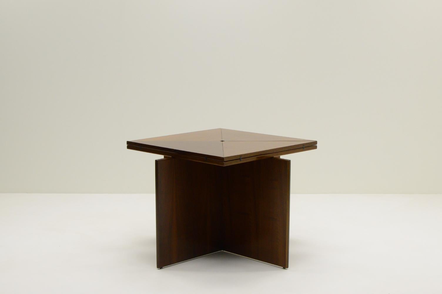 Mid-Century Modern Envelope dining table by vittorio Introini for Sormani, 1960s Italy. For Sale