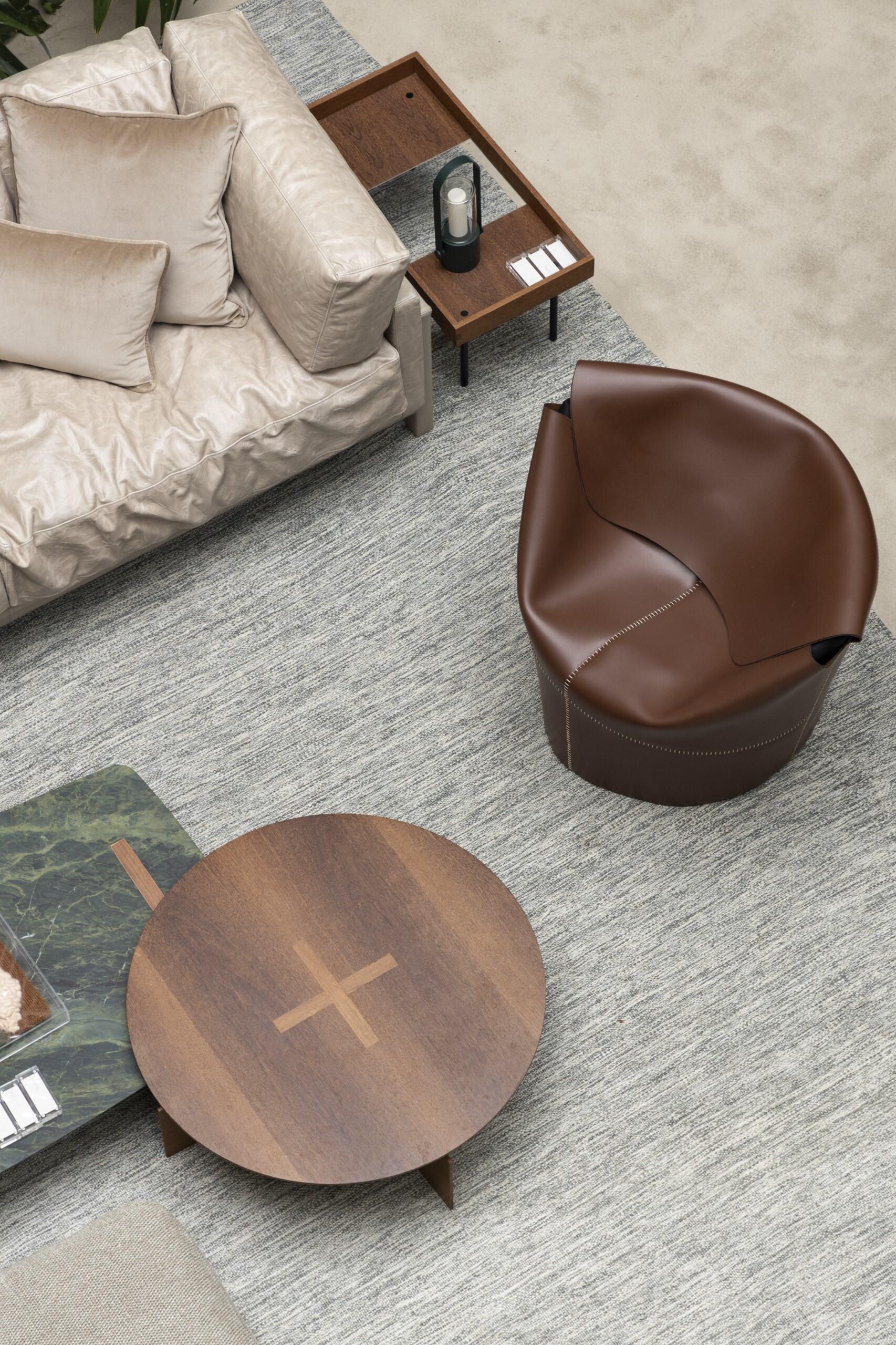 XXIe siècle et contemporain Fauteuil en cuir inspiré d'une enveloppe par Ilse Lang - Brazilian Craft & Comfort en vente