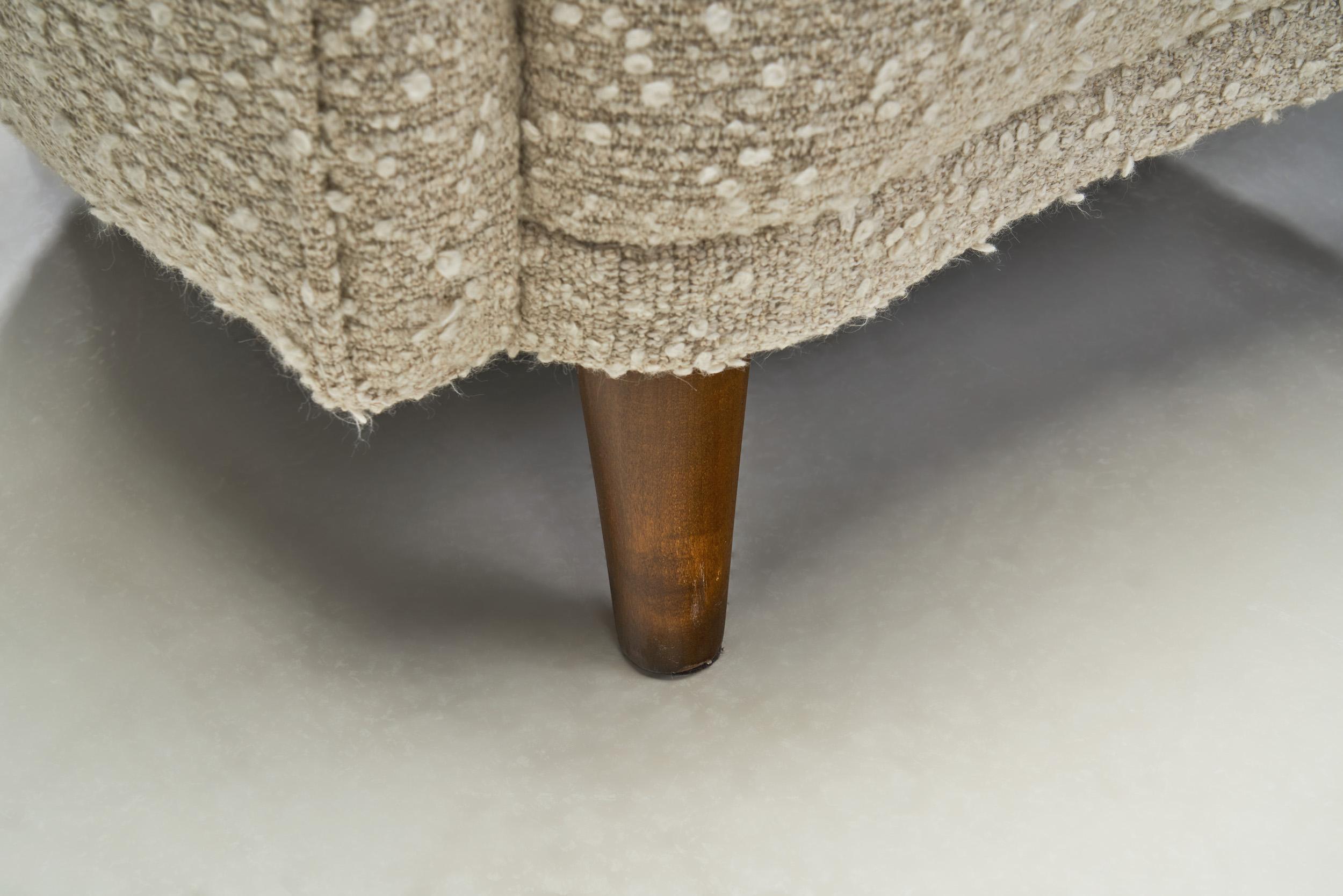 Sillón de Ebanista Envolvente en Bouclé, Europa ca 1950s en venta 10