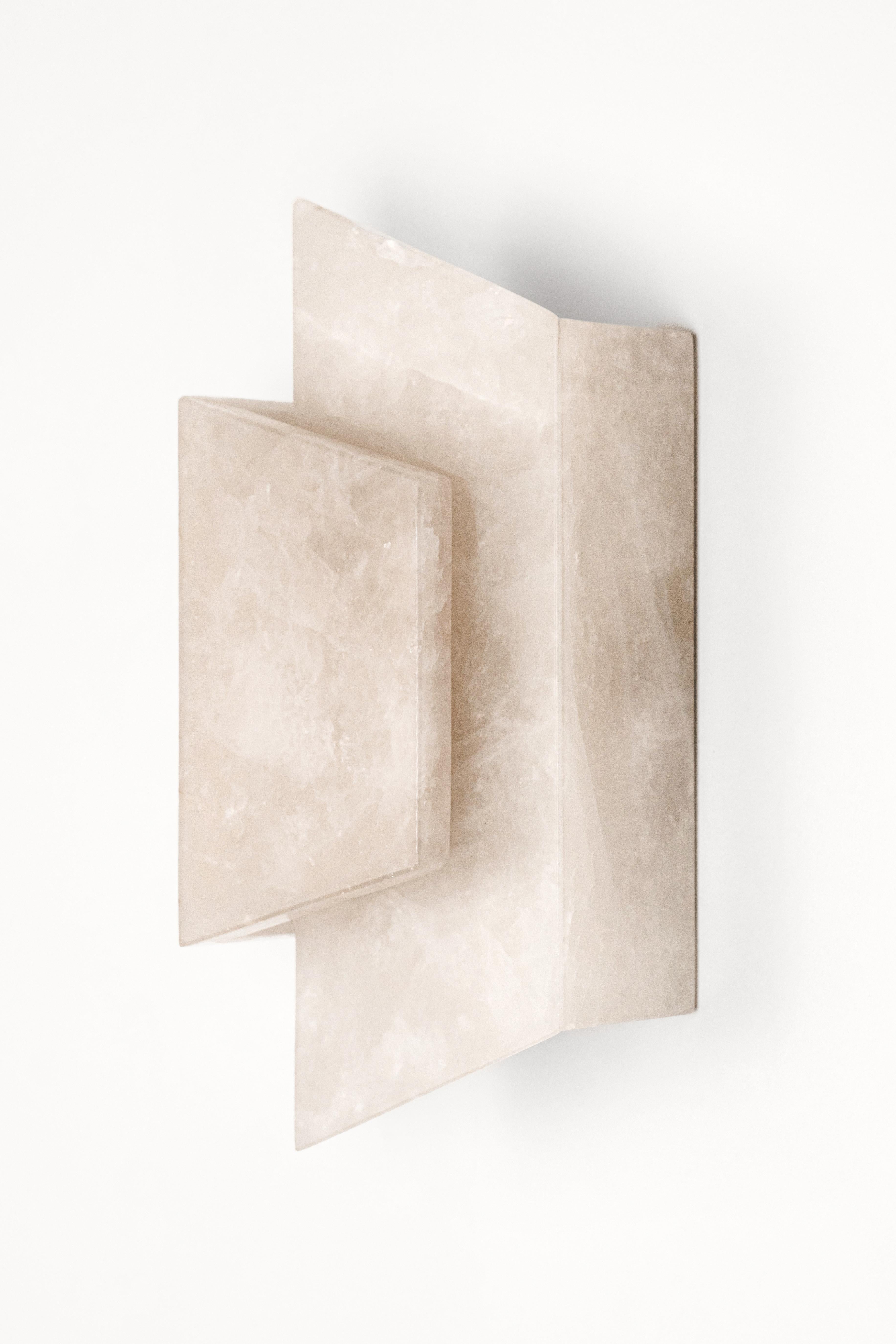 Sculpture lumineuse Enveloppée de Marie Jeunet
Dimensions : D 12 x L 14 x H 34 cm
MATERIAL : Quartzite doré, laiton brossé.


--MARIE JEUNET
Des grands-parents aux encadreurs en passant par les fabricants d'éclairage, une enfance passée à côté