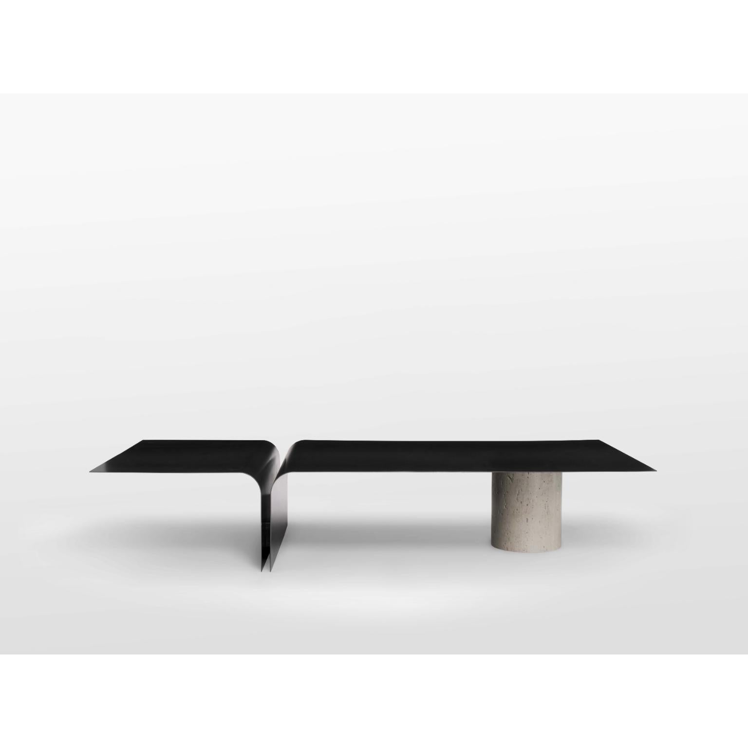 Table basse Enyo en travertin et laiton noirci par OZA Design
Dimensions : D 90 x L 160 x H 35 cm. 
MATERIAL : Travertin et laiton.

Disponible en différentes finitions et options de taille. Les prix peuvent varier. Veuillez nous contacter.

OZA