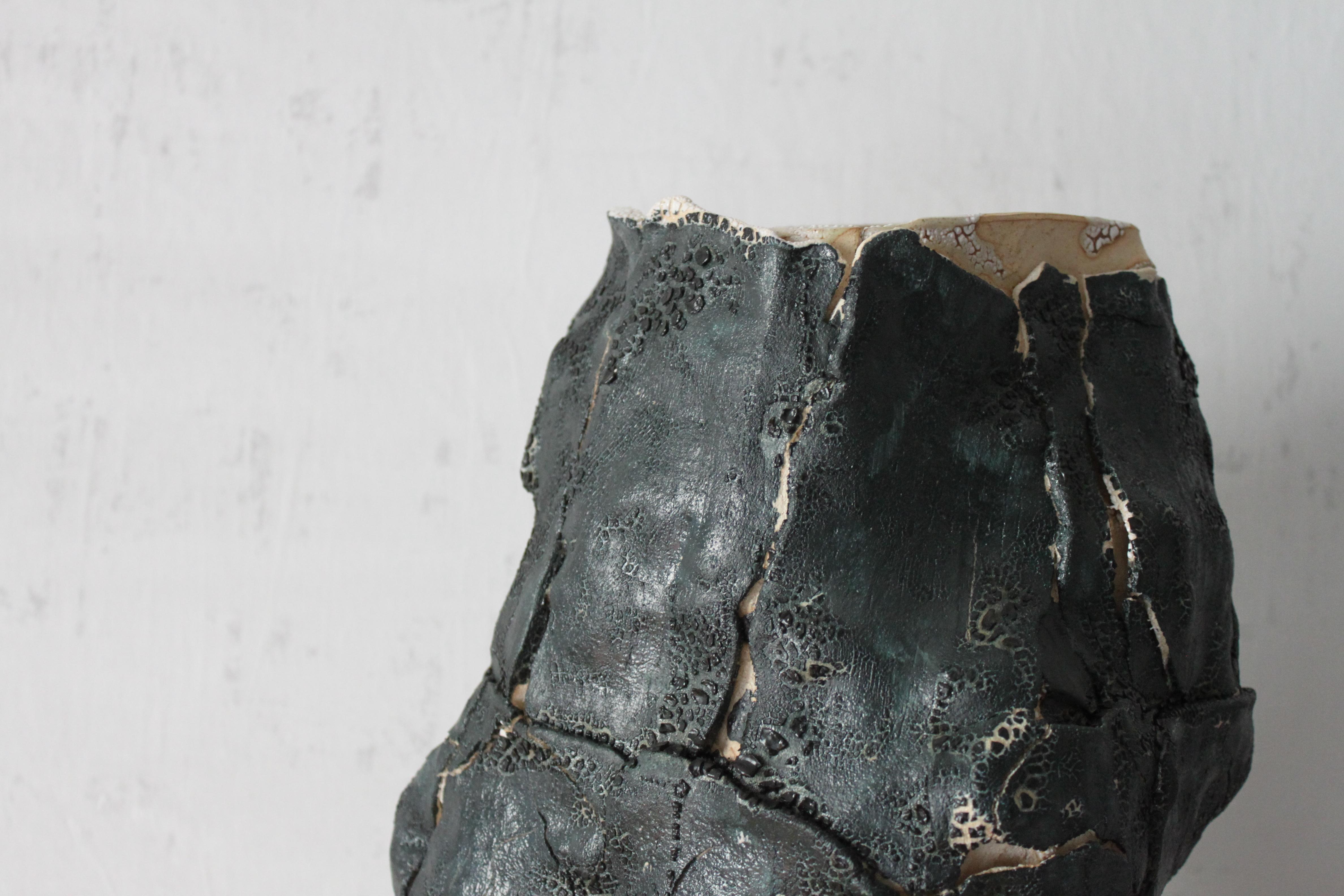 Enyo-Vase von Lava Studio Ceramics im Zustand „Neu“ im Angebot in Geneve, CH