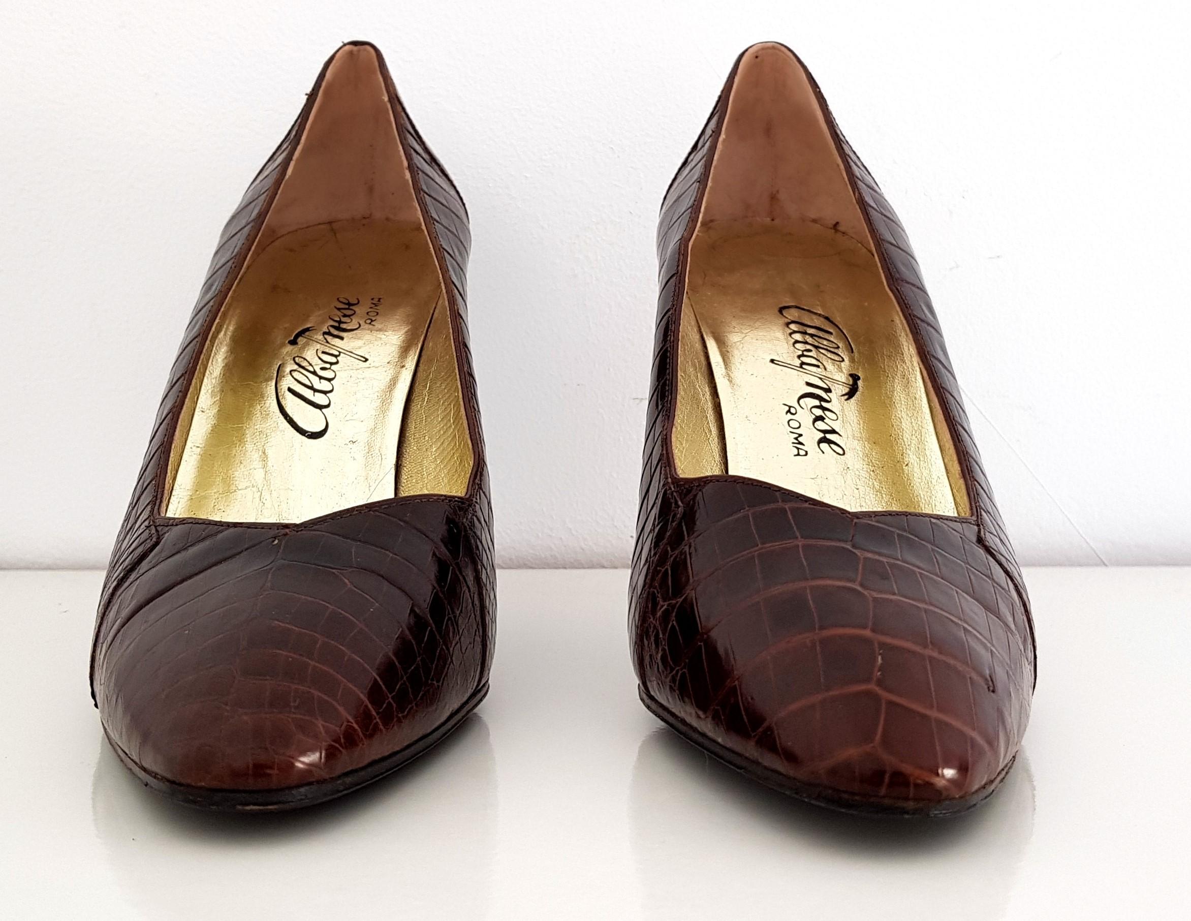 Enzo Albanese Heels.
Crocodile Leather 
Color: Brown 
Conditions: Excellent conditions, practically new. 
Heel height: 9 cm
Size 40 (EU)
Made in italy