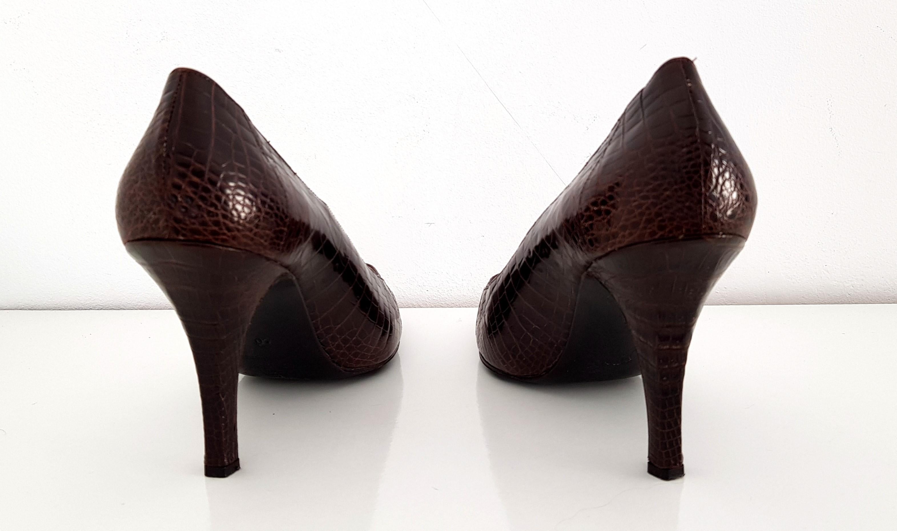 Black Enzo Albanese Brown Crocodile Leather Heels. Excellent conditions. Size 40 (EU) For Sale