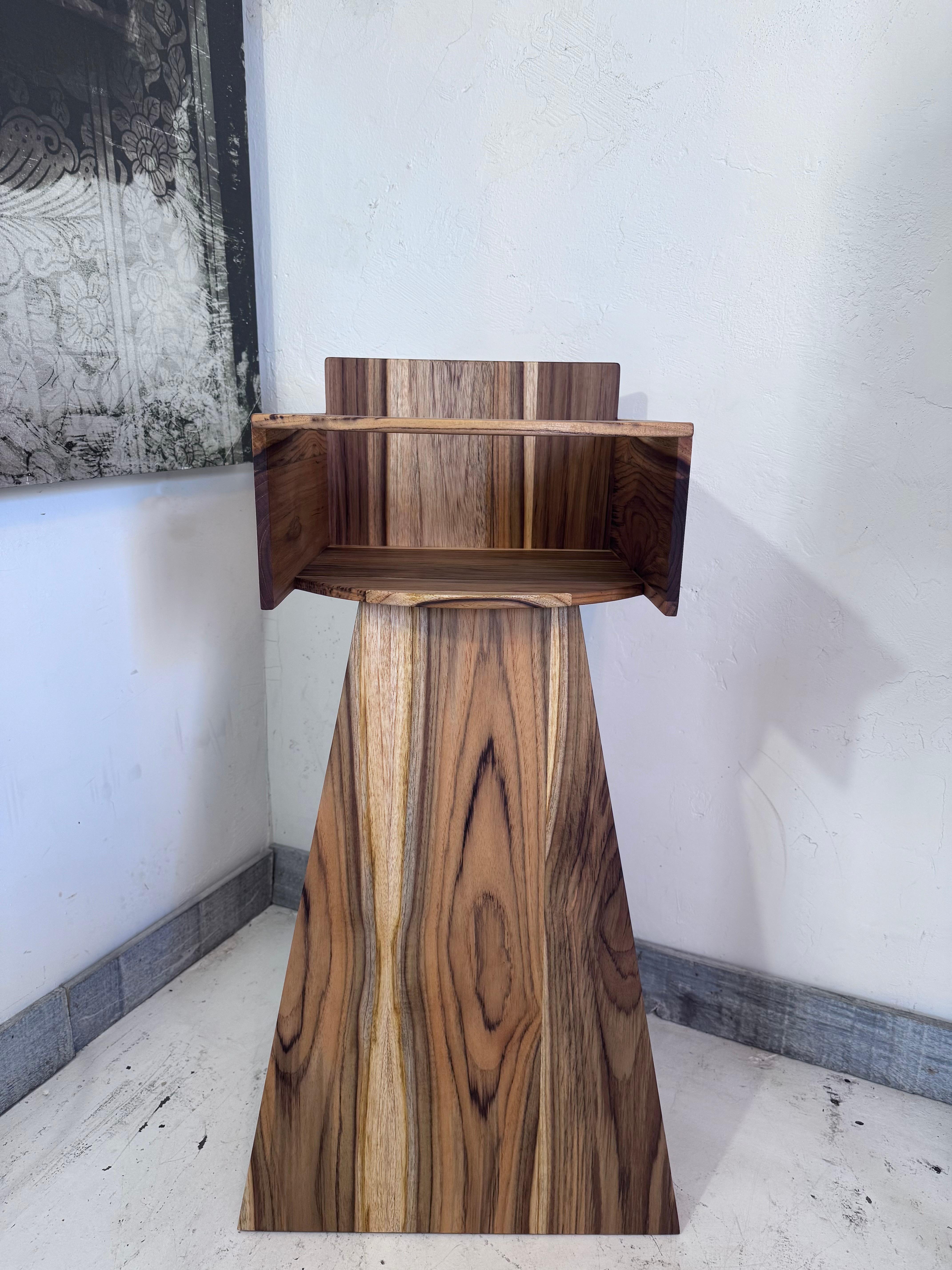 Chaise haute Enzo Baby en teck, conçue et fabriquée à la main par Rafael Calvo Neuf - En vente à Miami, FL