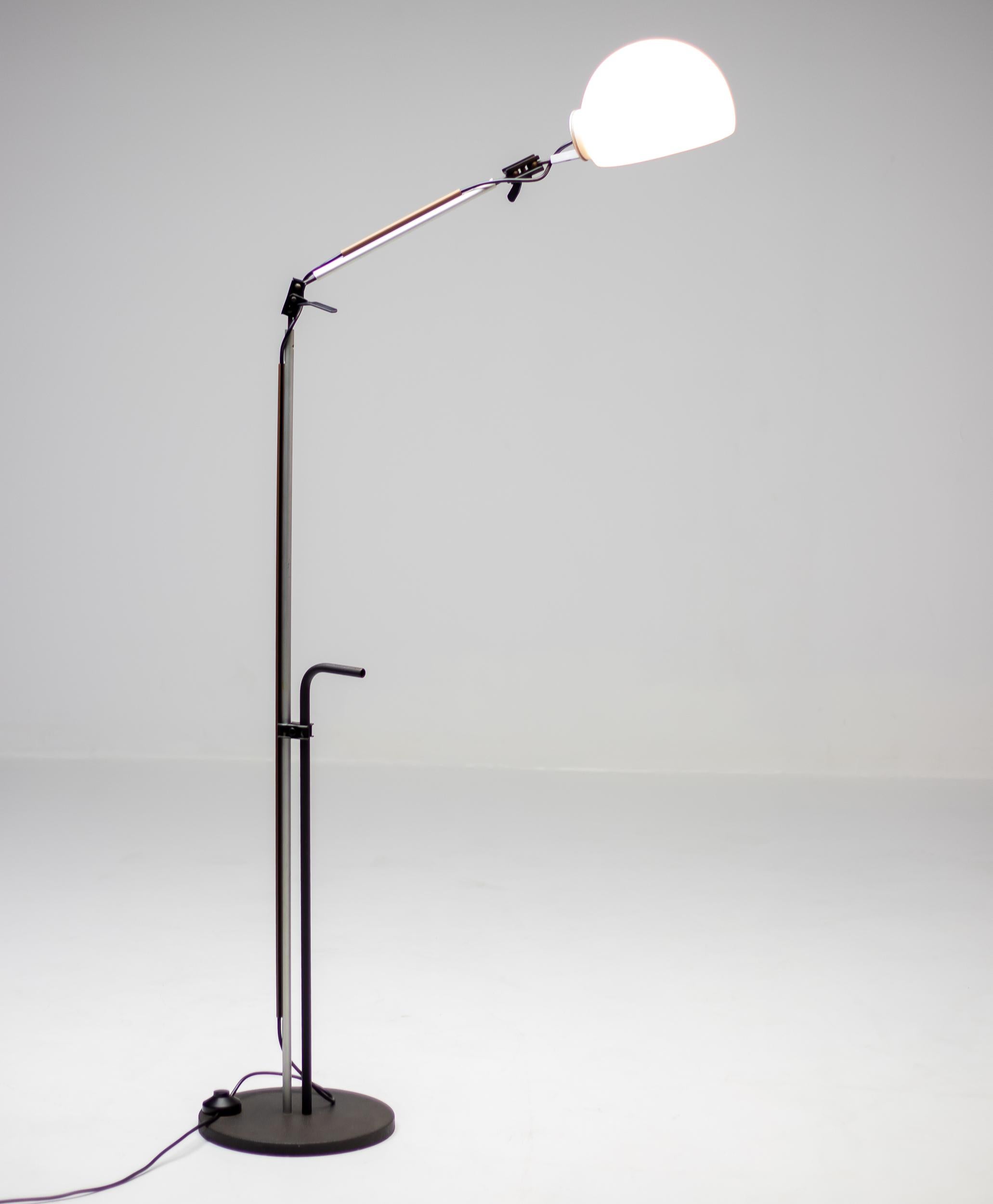Industriel Enzo Mari G. Fassina Aggregato Lampadaire Artemide Design italien en vente