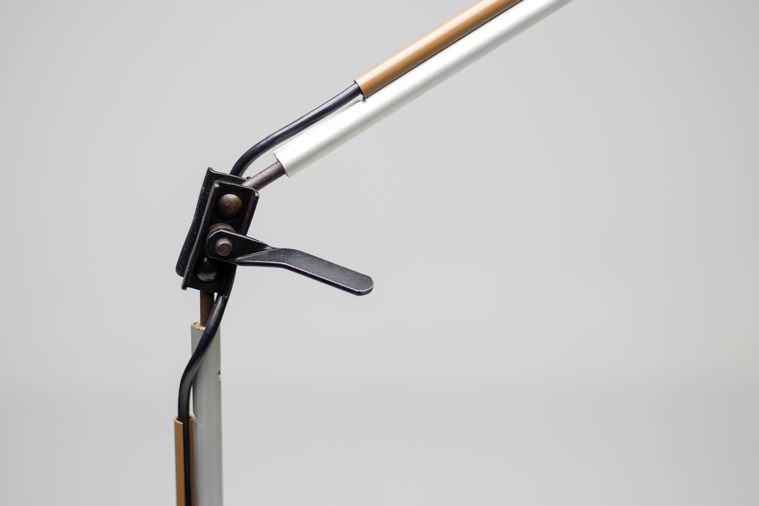 Enzo Mari G. Fassina Aggregato Lampadaire Artemide Design italien Bon état - En vente à Dronten, NL