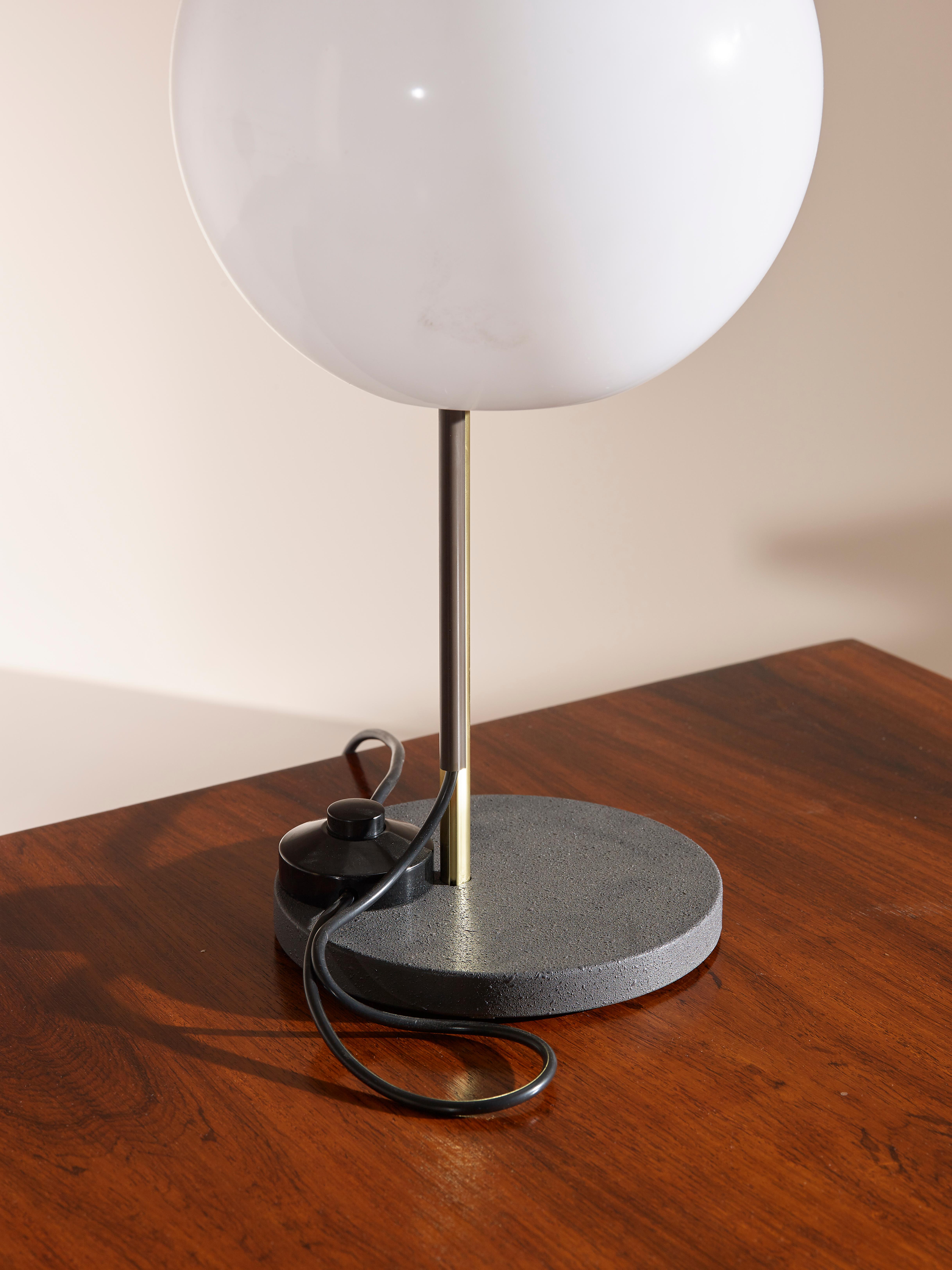 Late 20th Century Enzo Mari ''Aggregato'' Table Lamp for Artemide, Italy, 1976 For Sale
