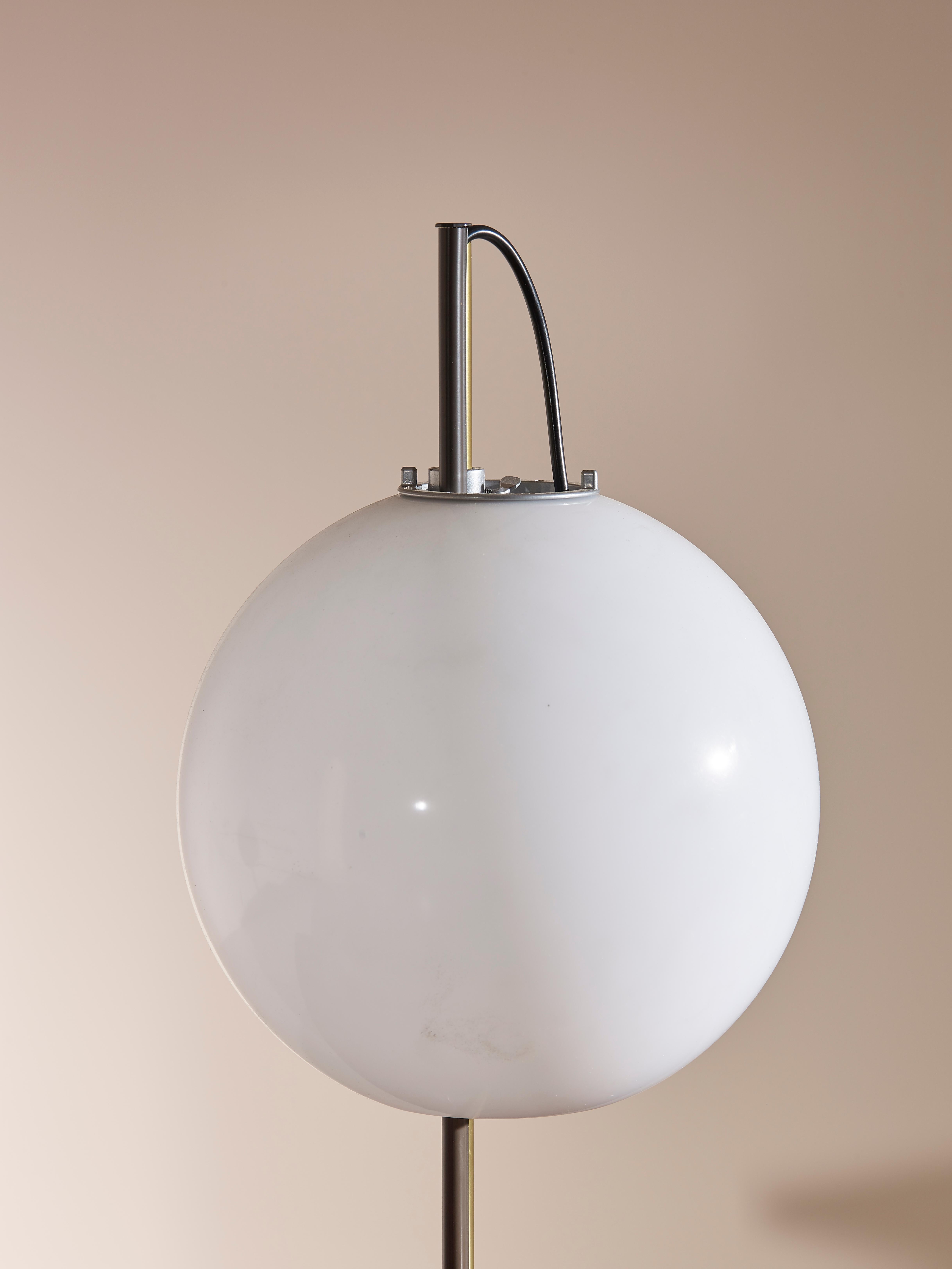 Aluminum Enzo Mari ''Aggregato'' Table Lamp for Artemide, Italy, 1976 For Sale