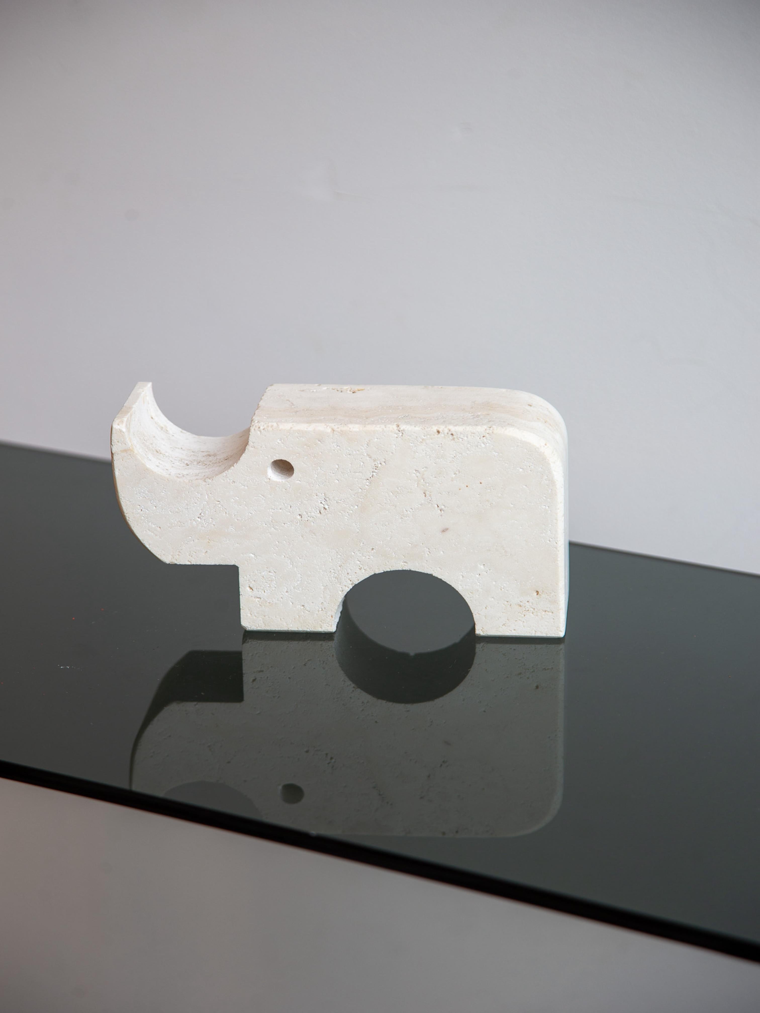 Mid-Century moderno Scultura di rinoceronte in travertino di Enzo Mari per Fratelli Mannelli in vendita