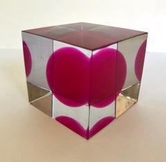 Scultura in lucite di Enzo Mari