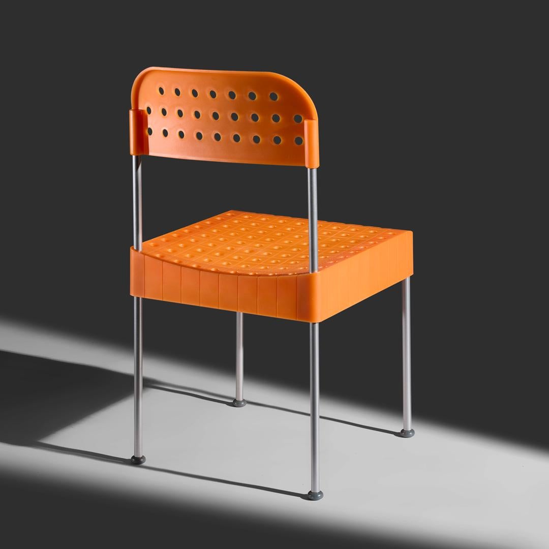 Enzo Mari NOS The Box chair in orange for Aleph Atlantide Driade 1995 im Zustand „Hervorragend“ im Angebot in Skokie, IL