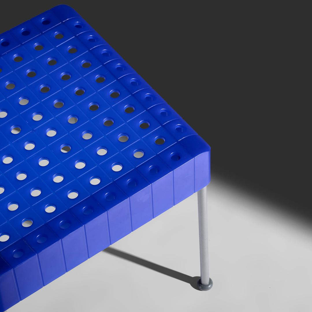 Enzo Mari NOS The Box-Stuhl in Blau für Aleph Atlantide Driade, 1995 (Ende des 20. Jahrhunderts) im Angebot