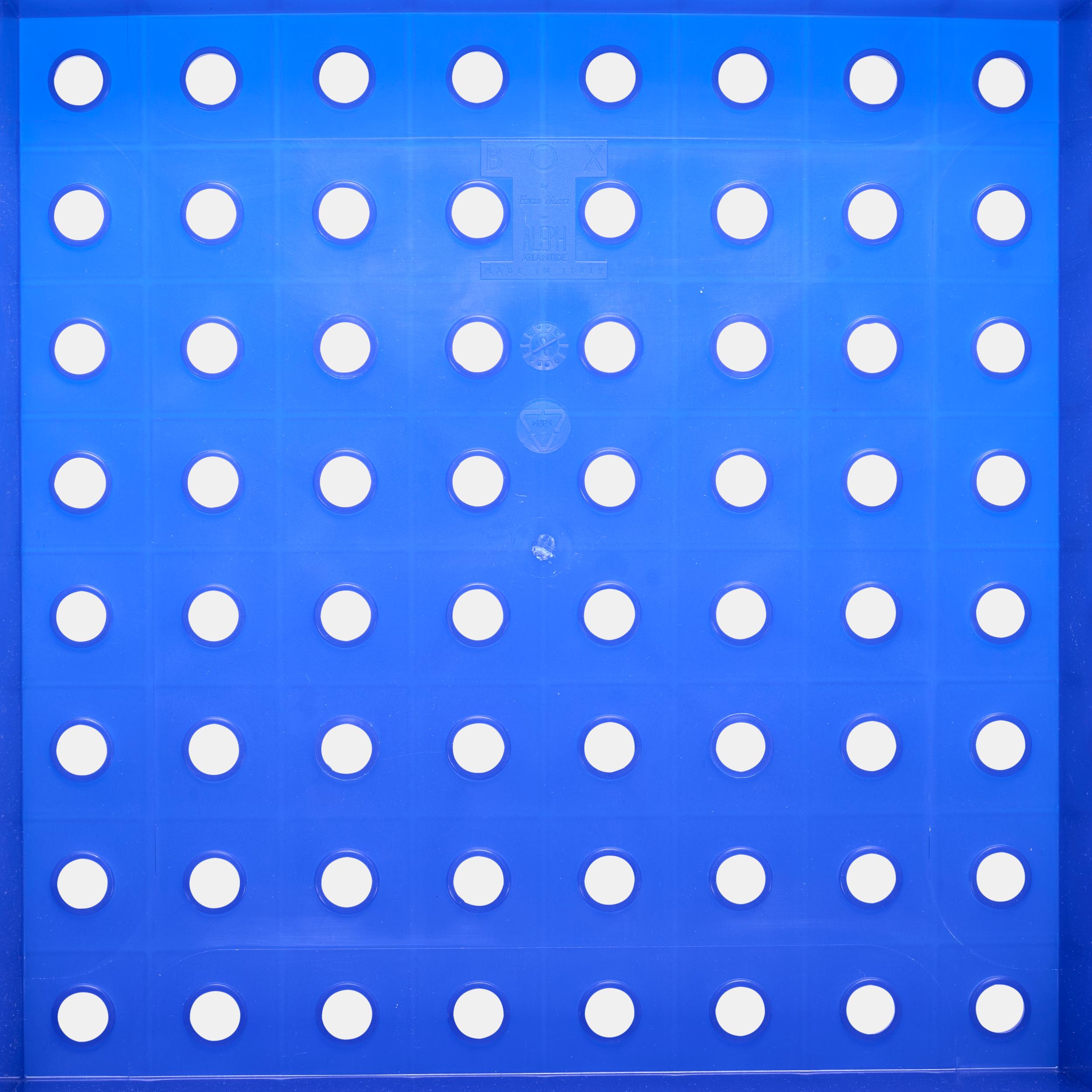 Enzo Mari NOS The Box-Stuhl in Blau für Aleph Atlantide Driade, 1995 (Stahl) im Angebot
