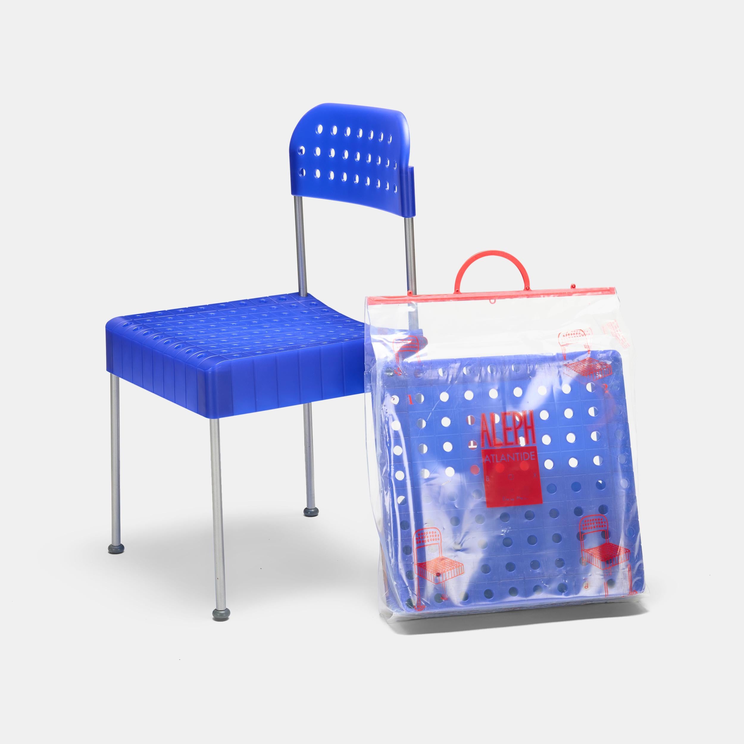 Enzo Mari NOS The Box-Stuhl in Blau für Aleph Atlantide Driade, 1995 im Angebot 1