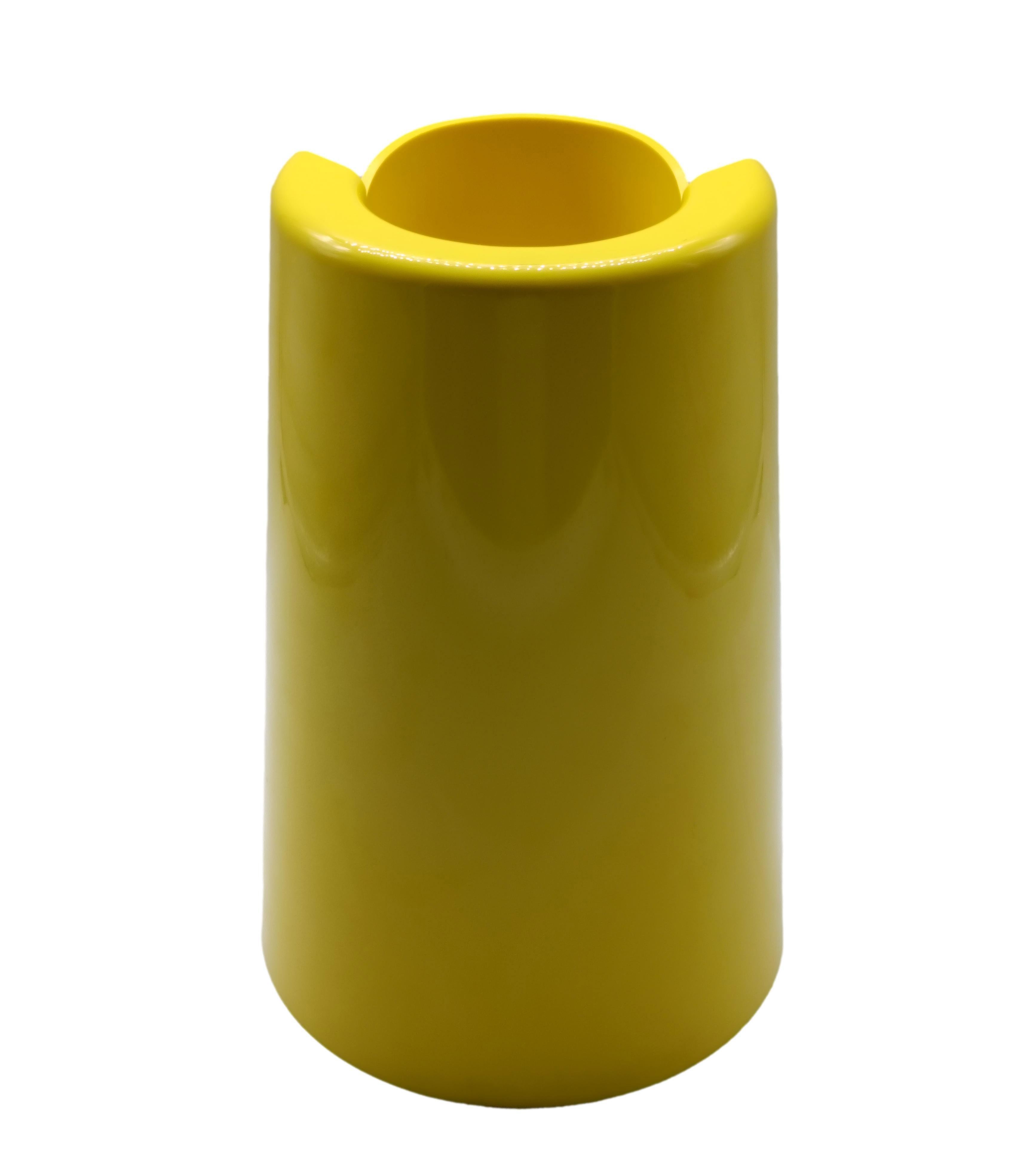 Enzo Mari para Officine Alessi Vaso Giallo 'Pago Pago' Italia 1972 Italian en venta
