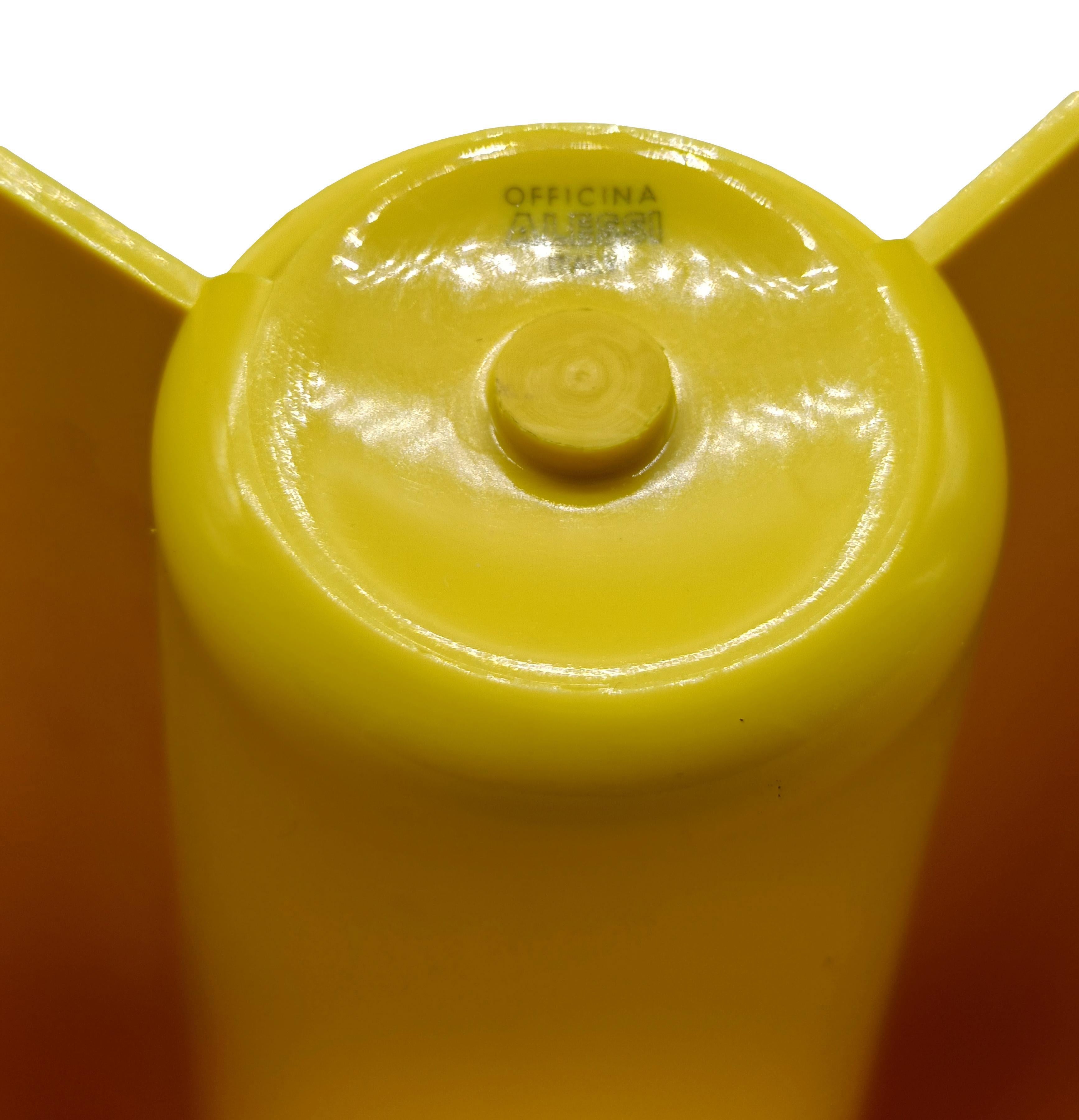 Enzo Mari para Officine Alessi Vaso Giallo 'Pago Pago' Italia 1972 en Bueno estado para la venta en Naples, IT