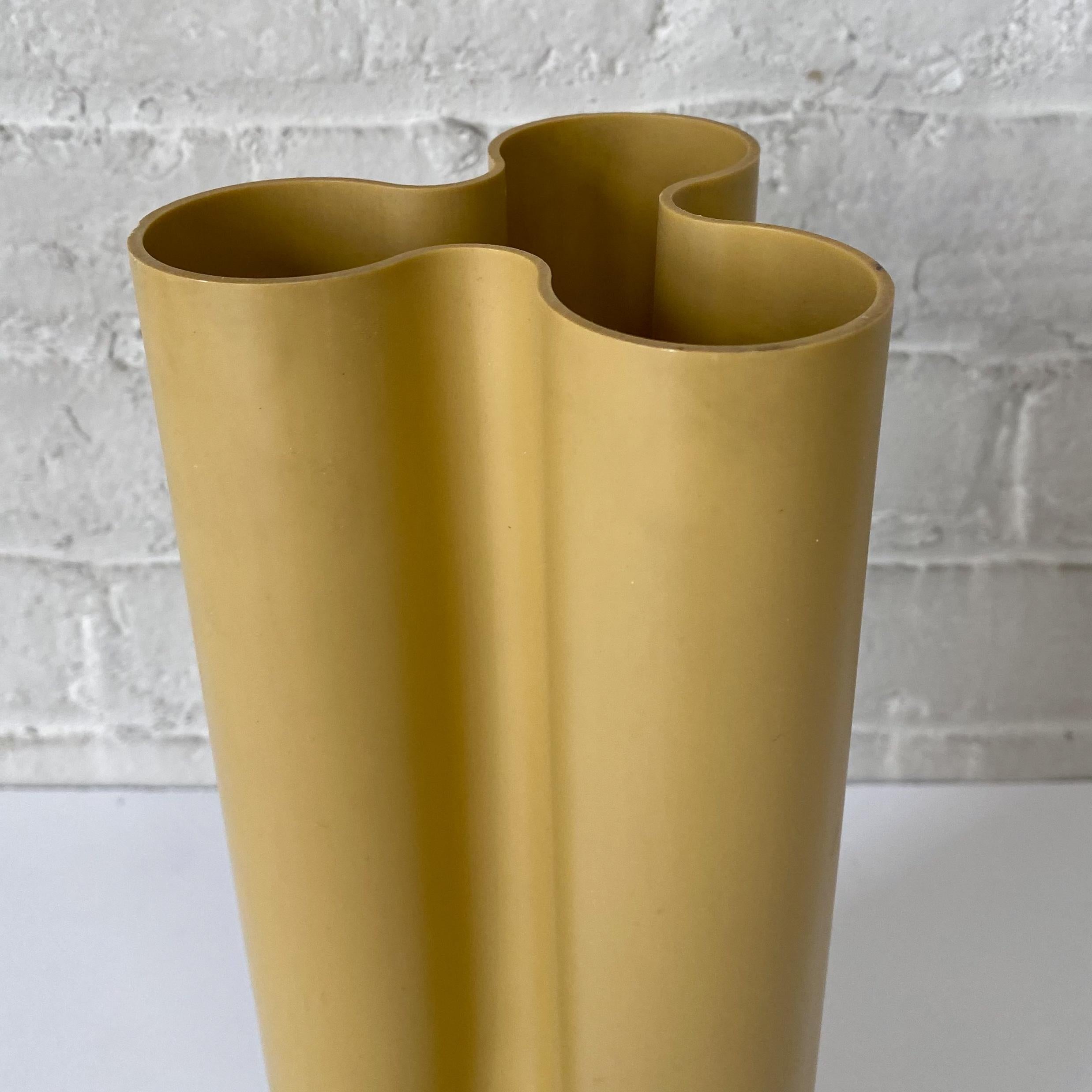 Enzo Mari Trifoglio Vase for Danese In Good Condition In New York, NY
