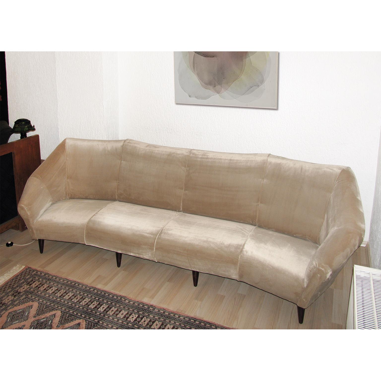 Sofá italiano Enzo Minotti de lujoso terciopelo, años 50 en Excelente estado para la venta en Bochum, NRW