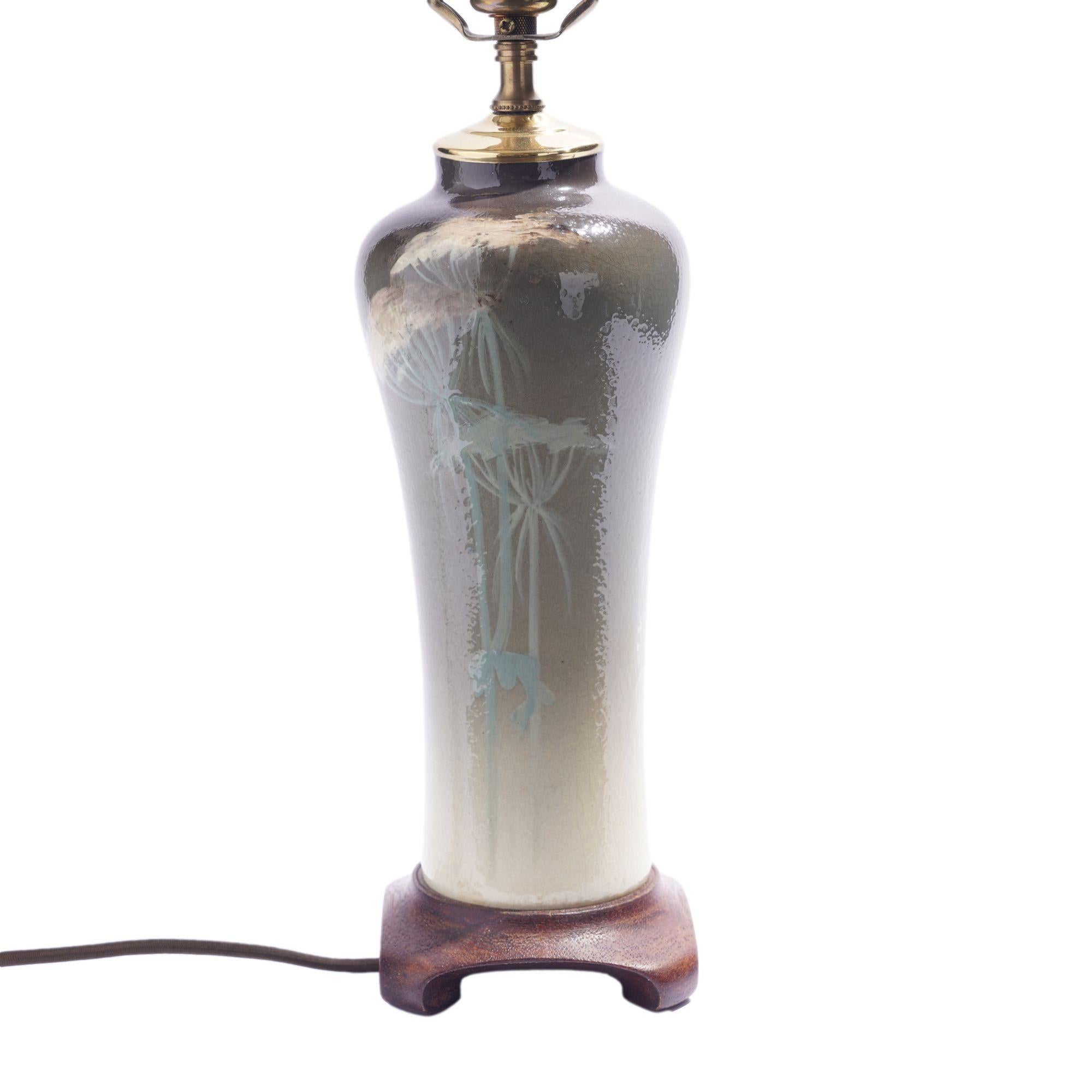 Américain Lampe vase en céramique émaillée océanienne de Weller Pottery, vers 1898-1918 en vente