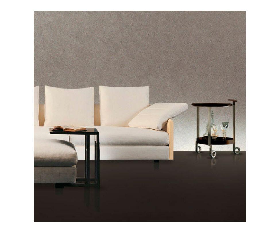 italien Petite table C Eos en noyer par Chi Wing Lo en vente