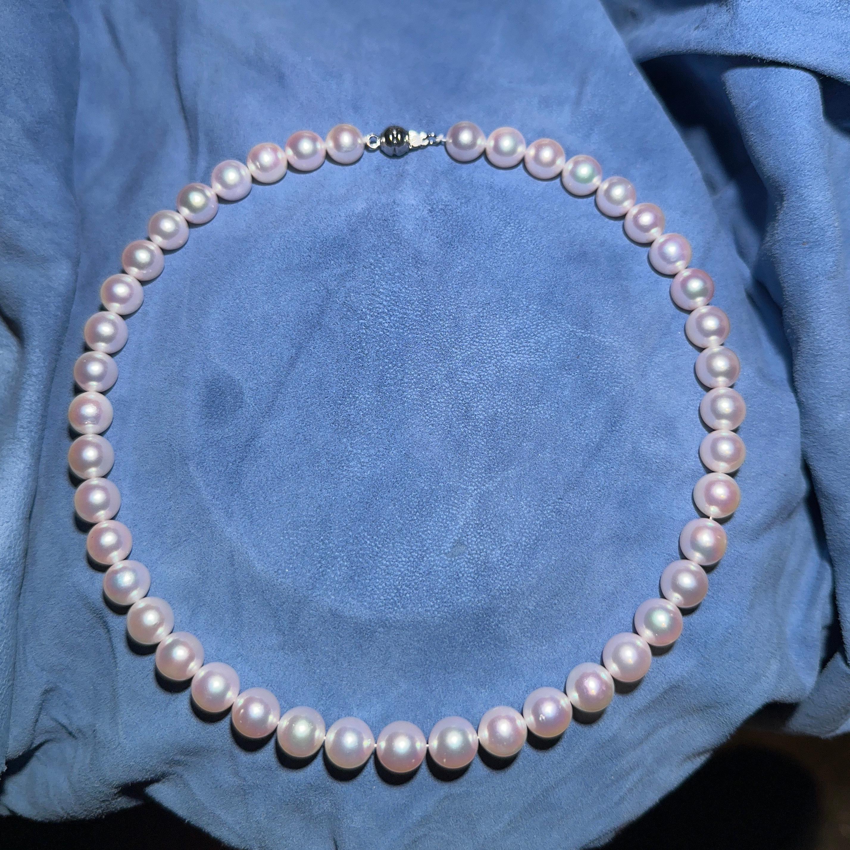 A strand of white akoya pearl strand pink overtone. high lustre with very few blemishes. 
8.5mm with 18k white gold clasp.