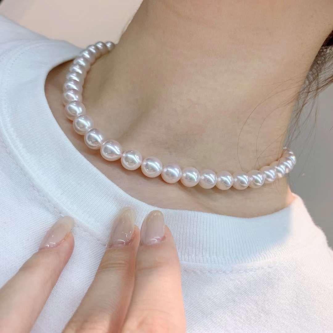 Collar de perlas Akoya redondas Eostre Cuenta en venta
