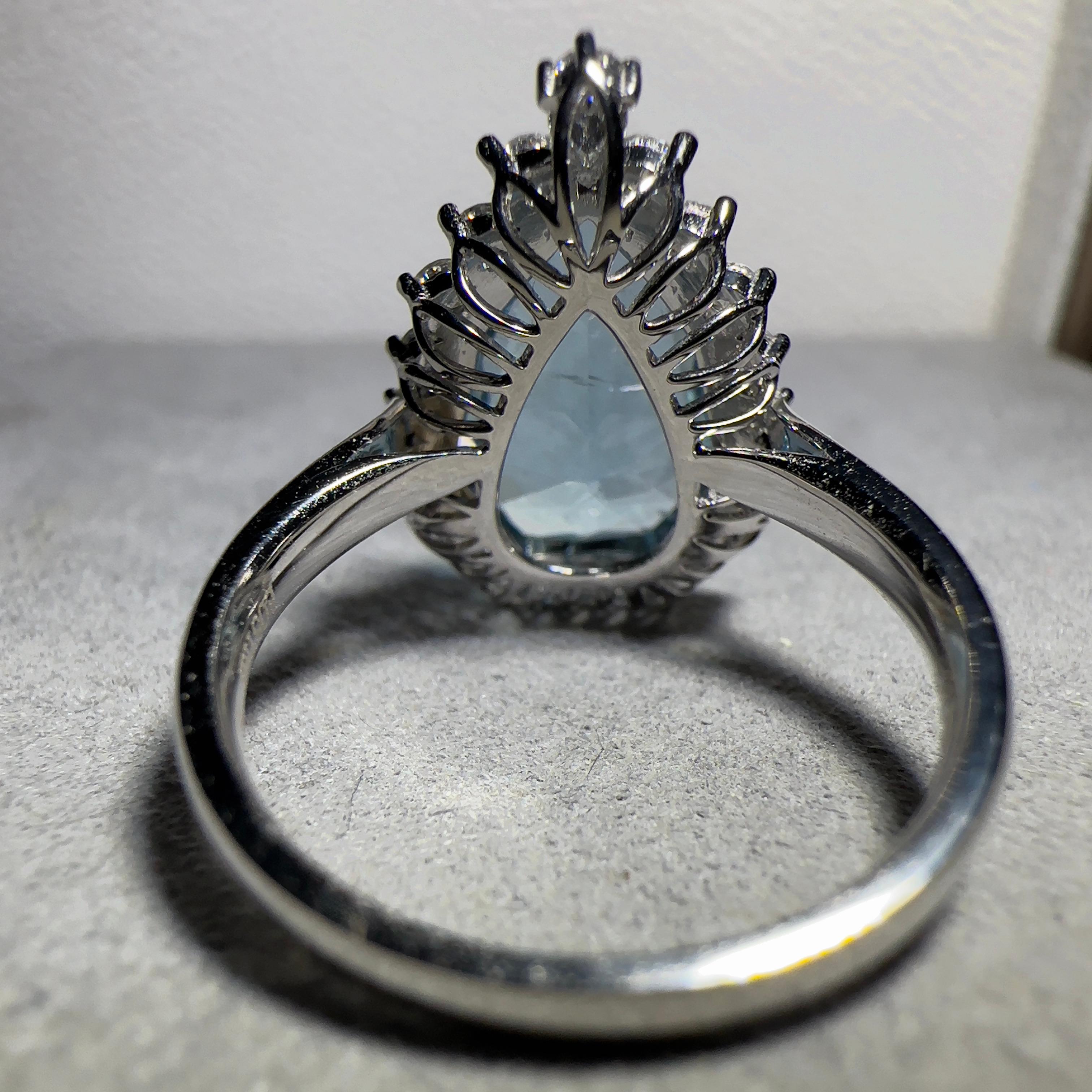 Eostre Aquamarine and Diamond Ring in 18k White Gold In New Condition In Melbourne, AU