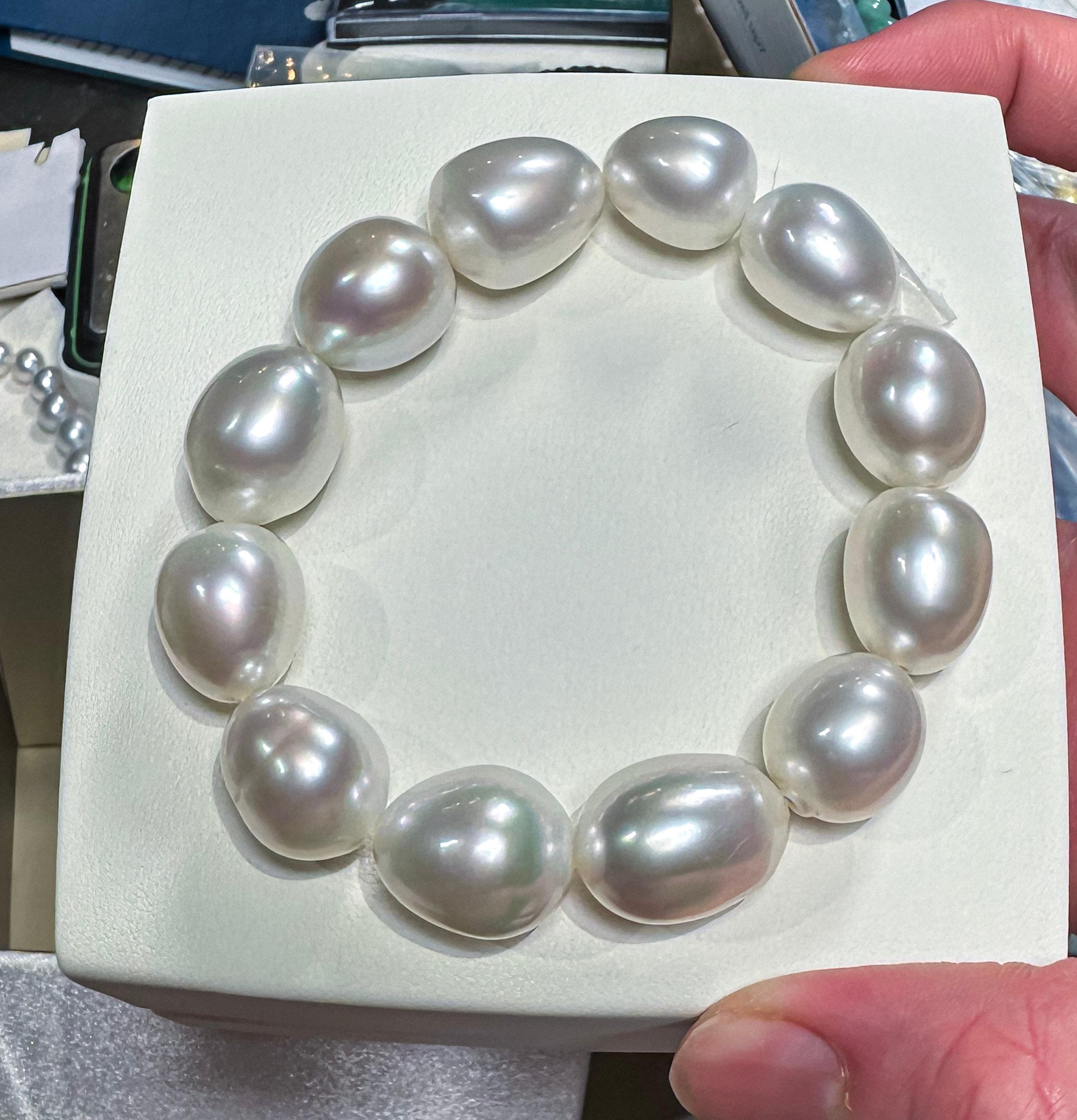 Eostre Australian South Sea oval Pearl Bracelet In New Condition For Sale In Melbourne, AU
