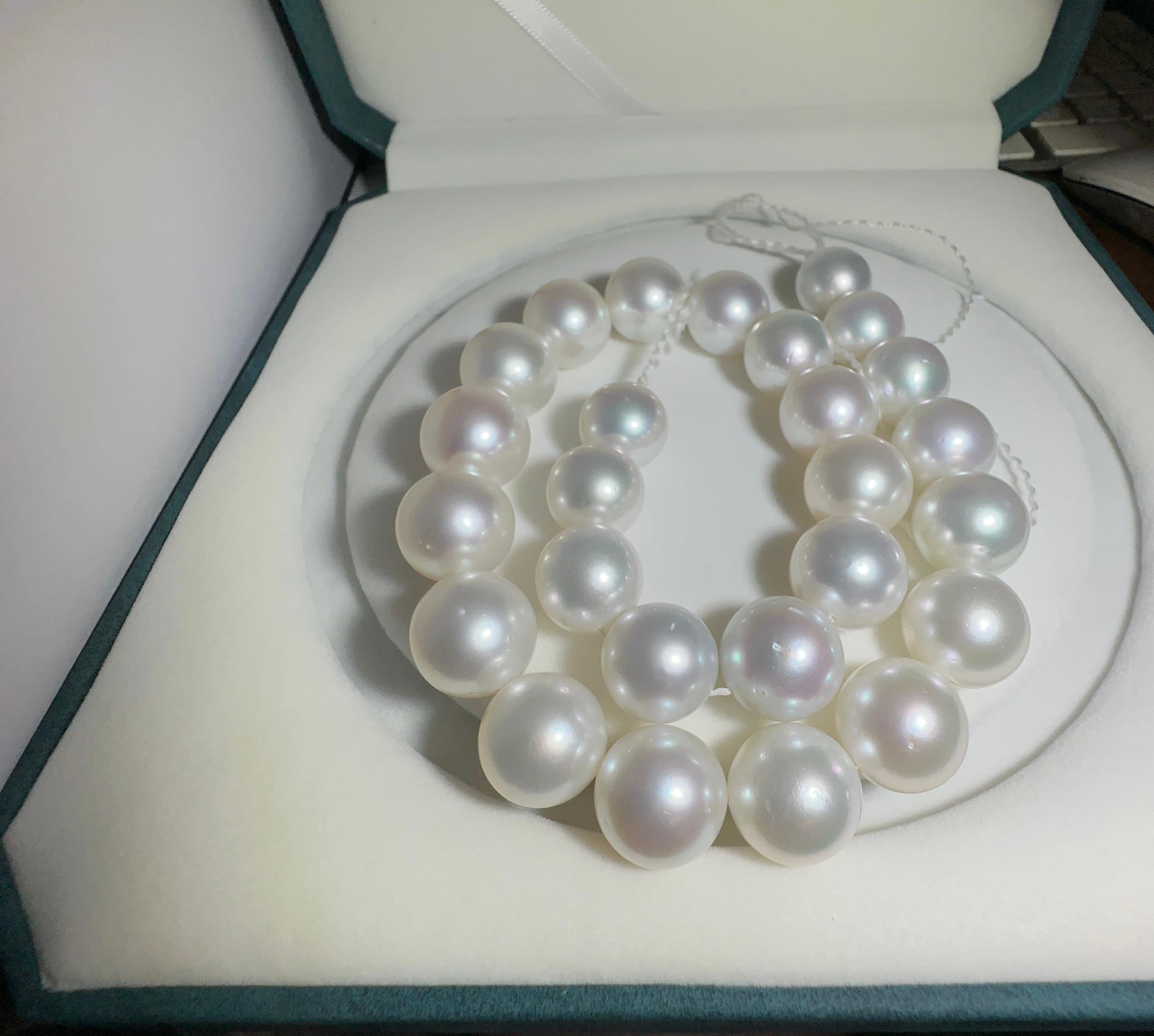 Contemporain Collier de perles rondes des mers du Sud d'Australie Eostre en vente