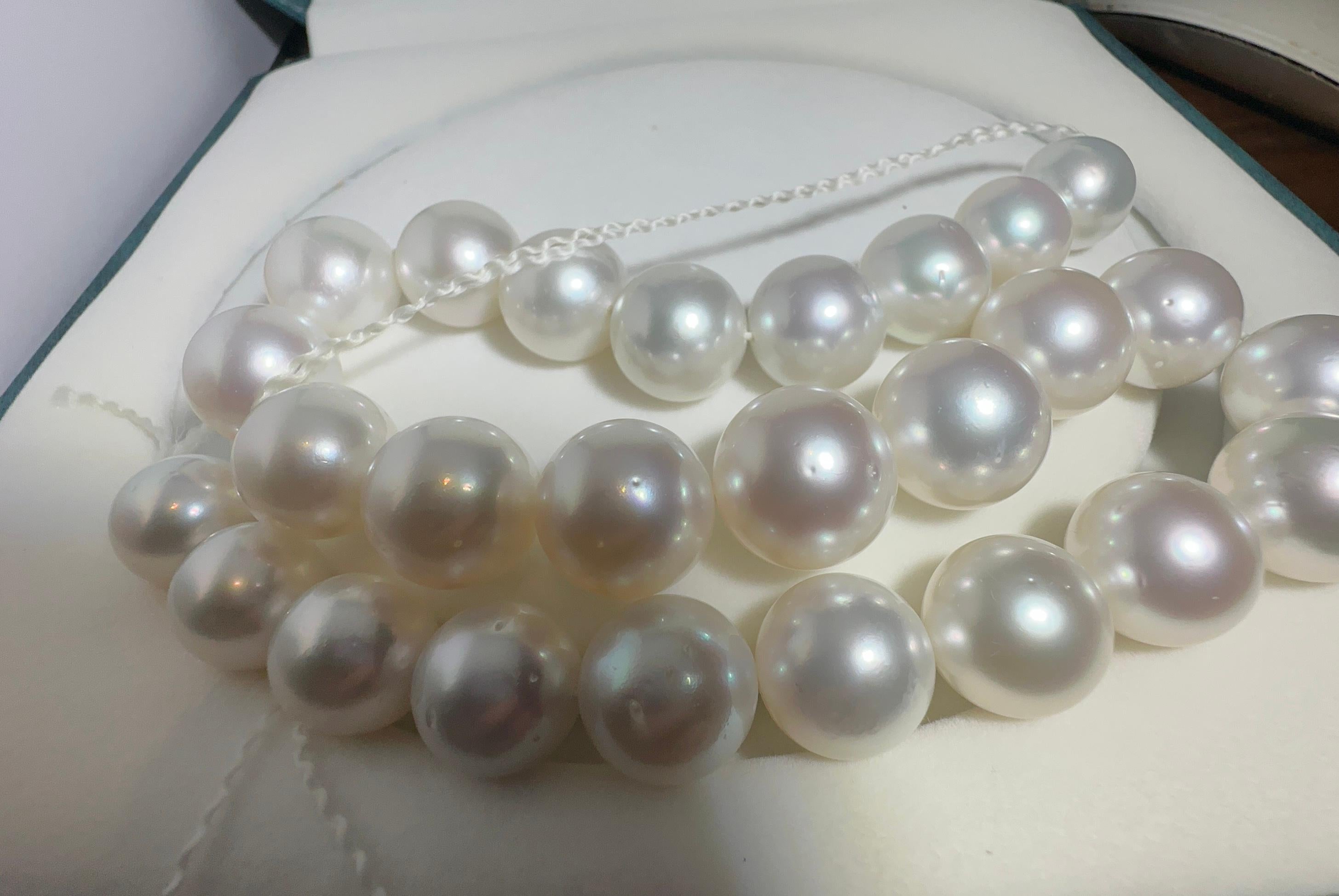 Perle Collier de perles rondes des mers du Sud d'Australie Eostre en vente
